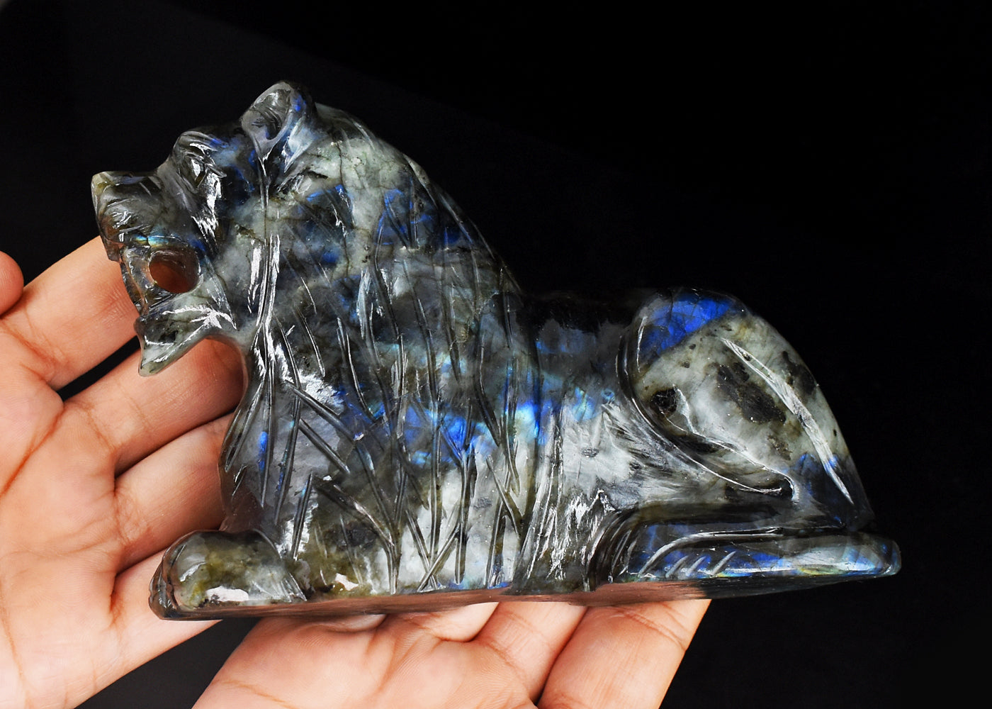 Blue Flash Labradorite 3914.00 Carats Genuine Hand Carved Crystal Gemstone Carving Lion Blue Flash Labradorite 3914.00 Carats Genuine Hand Carved Crystal Gemstone Carving Lion