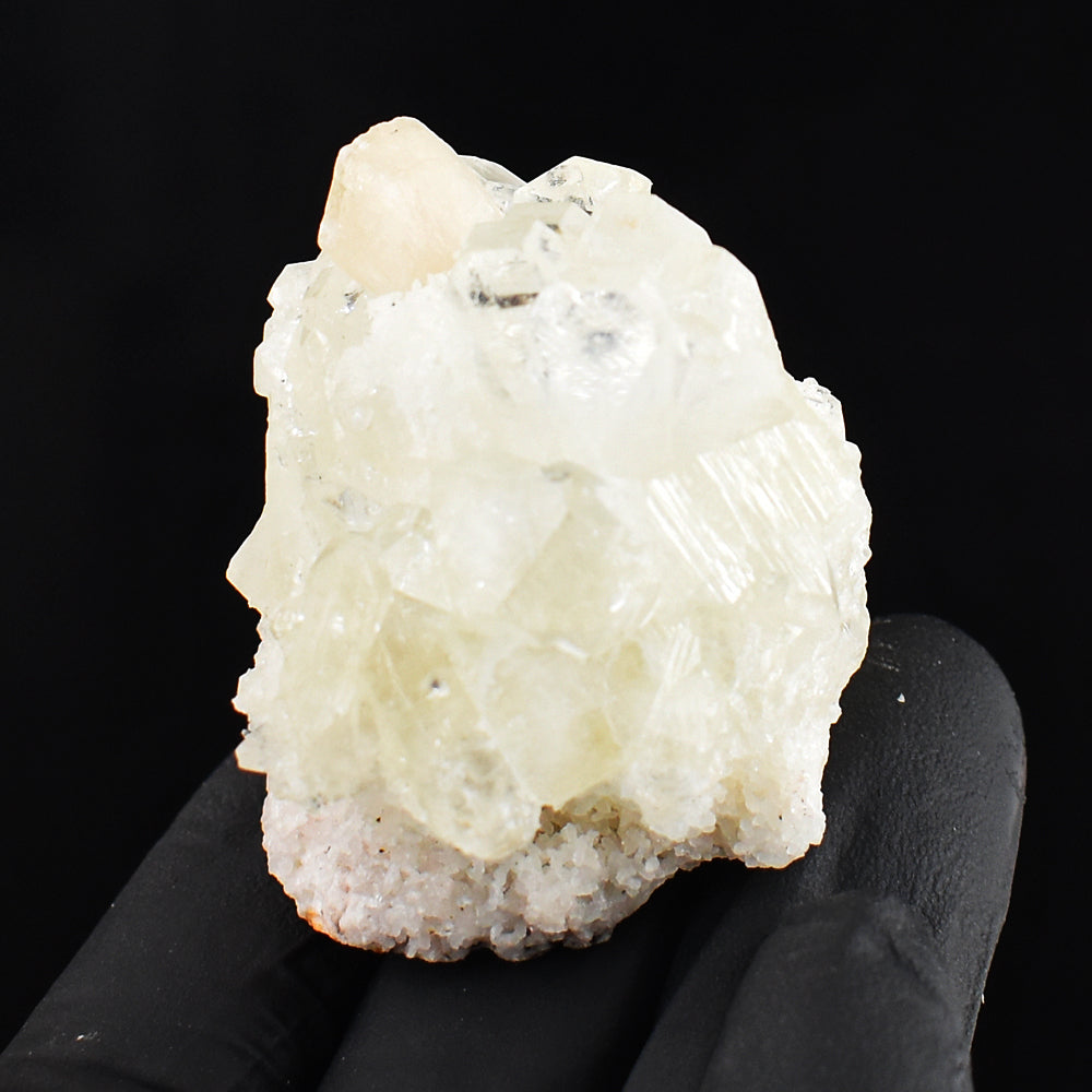 242.00 Carats Genuine Stilbite Crystal Specimen Gemstone 242.00 Carats Genuine Stilbite Crystal Specimen Gemstone