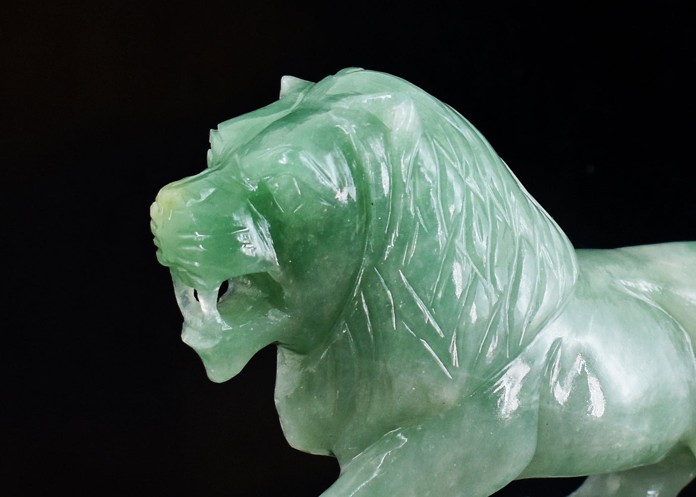 Artisian 4590.00 Cts Genuine Green Aventurine Hand Carved Crystal Gemstone Carving Lion Artisian 4590.00 Cts Genuine Green Aventurine Hand Carved Crystal Gemstone Carving Lion