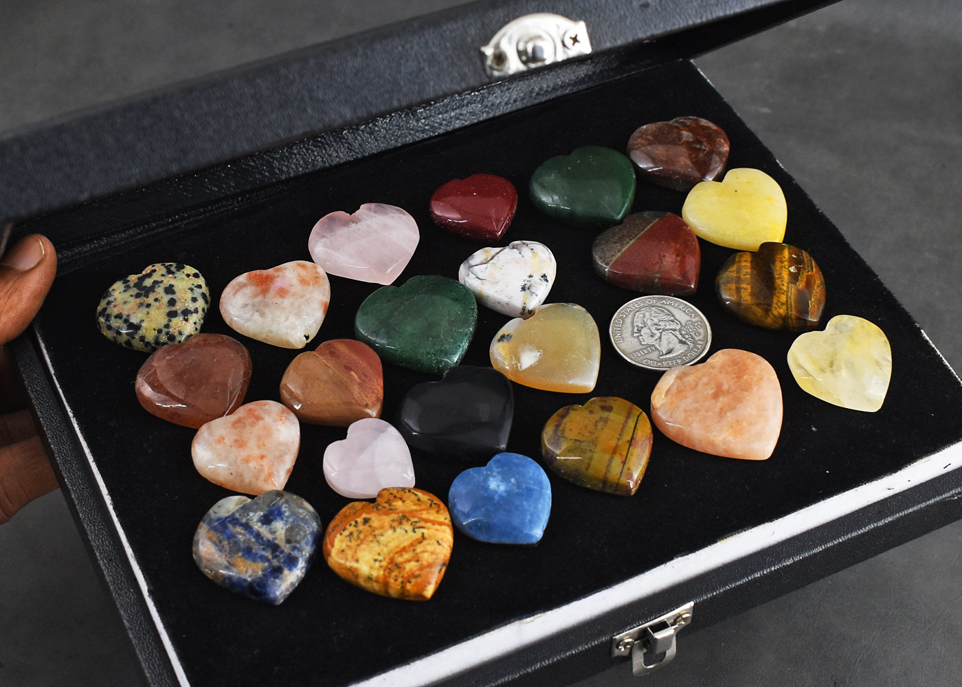 Stunning  894.00 Carats  Genuine Mix  Gem  Untreated  Gemstone  Cabochon Heart Lot Stunning  894.00 Carats  Genuine Mix  Gem  Untreated  Gemstone  Cabochon Heart Lot