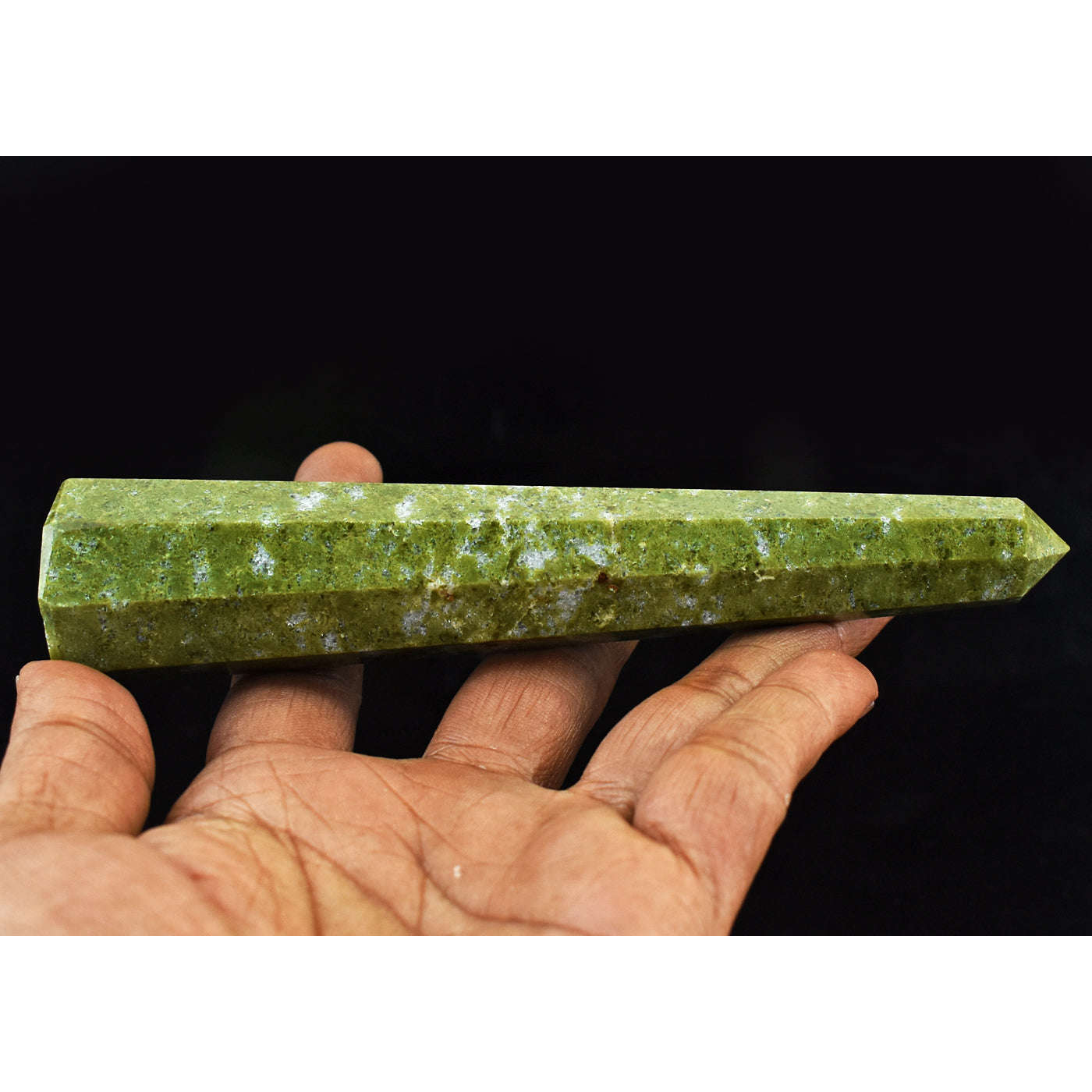 gemsmore:Natural Green Garnet  Hand Carved Crystal Healing Point Gemstone Carving gemsmore:Natural Green Garnet  Hand Carved Crystal Healing Point Gemstone Carving