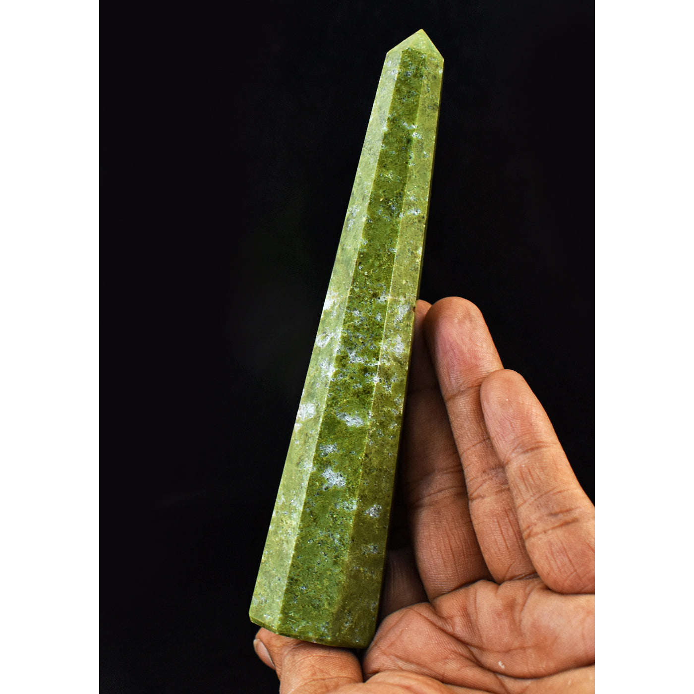 gemsmore:Natural Green Garnet  Hand Carved Crystal Healing Point Gemstone Carving gemsmore:Natural Green Garnet  Hand Carved Crystal Healing Point Gemstone Carving