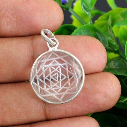 gemsmore:Natural Internal Carved Healing Chakra White Quartz Pendant gemsmore:Natural Internal Carved Healing Chakra White Quartz Pendant