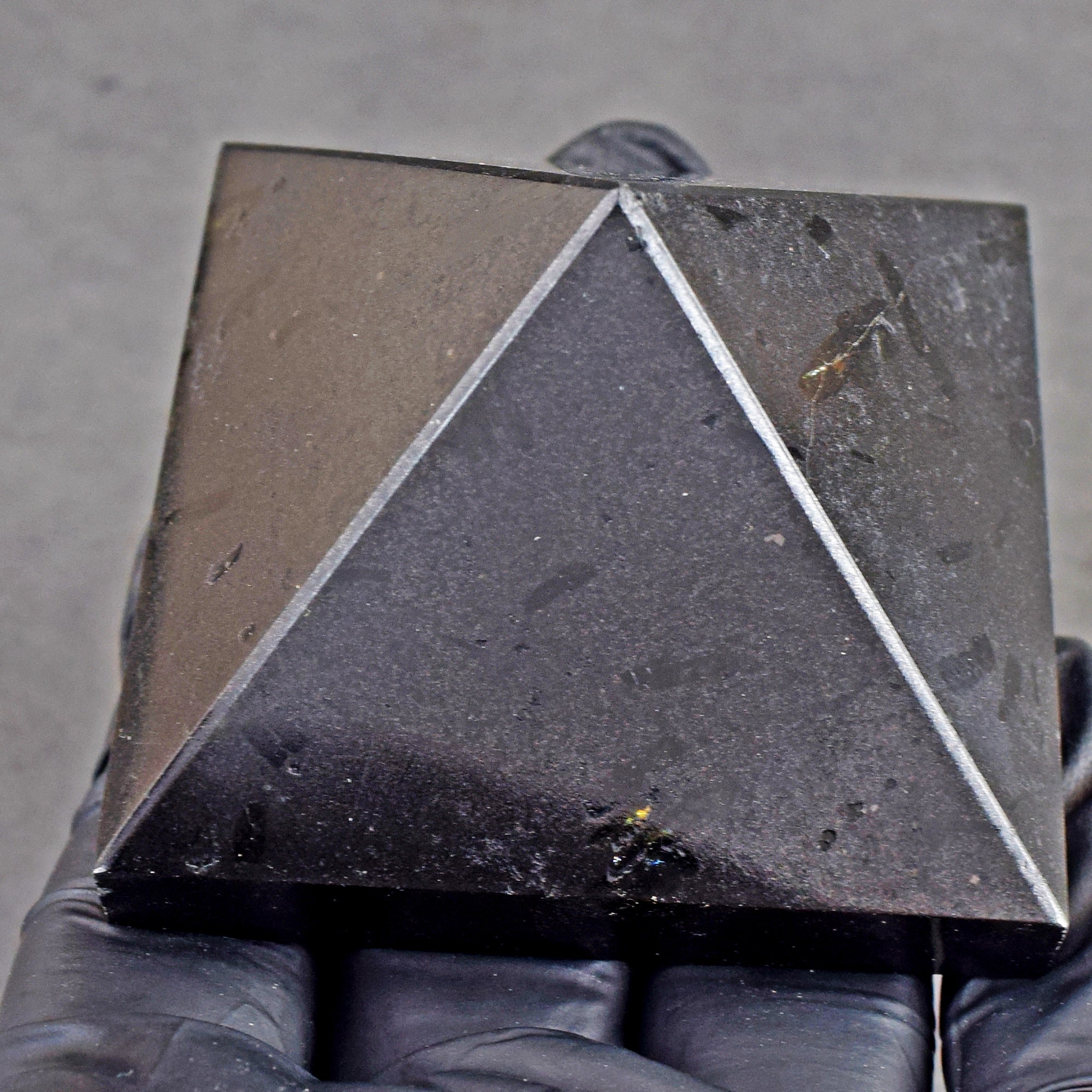 Natural 714.00 Cts Genuine Spinel Crystal Specimen Healing Divine Pyramid
