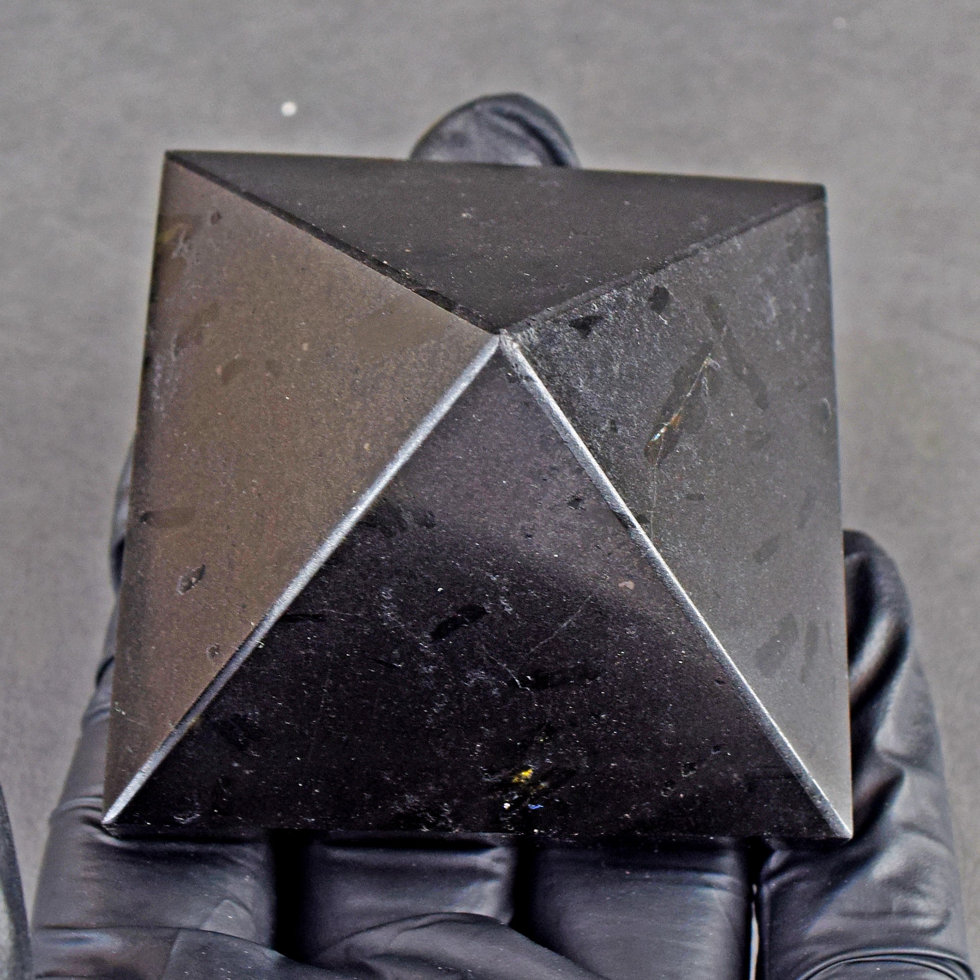 Natural 714.00 Cts Genuine Spinel Crystal Specimen Healing Divine Pyramid