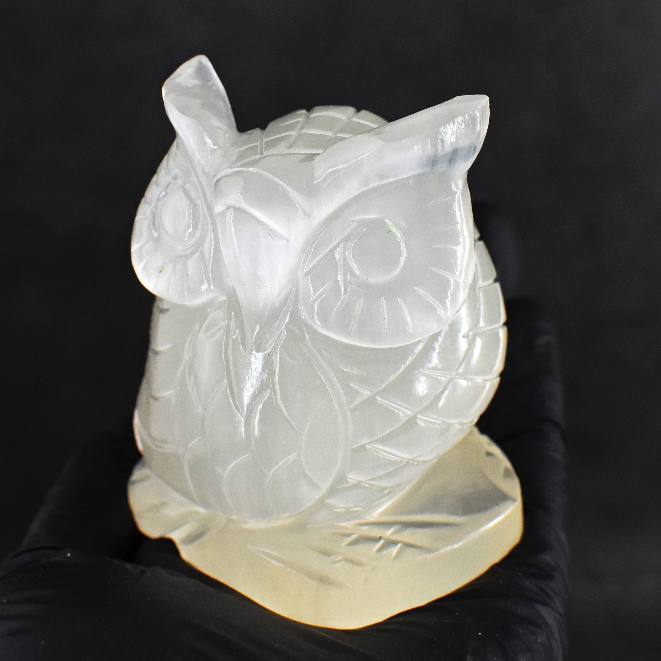 Goregous 1137.00 Carats Genuine White Quartz Hand Carved Crystal Gemstone Owl Carving 2026 Collection