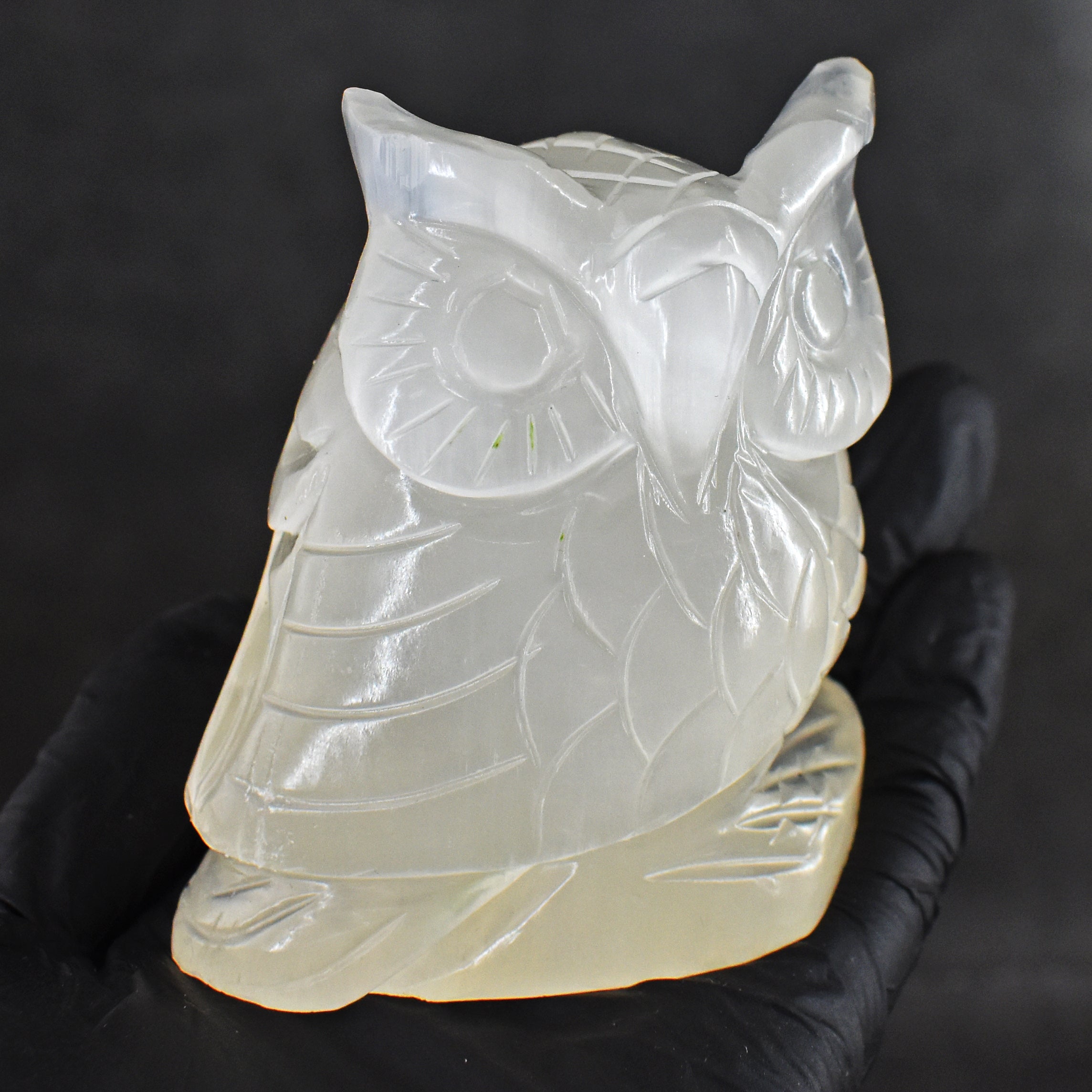 Goregous 1137.00 Carats Genuine White Quartz Hand Carved Crystal Gemstone Owl Carving 2026 Collection