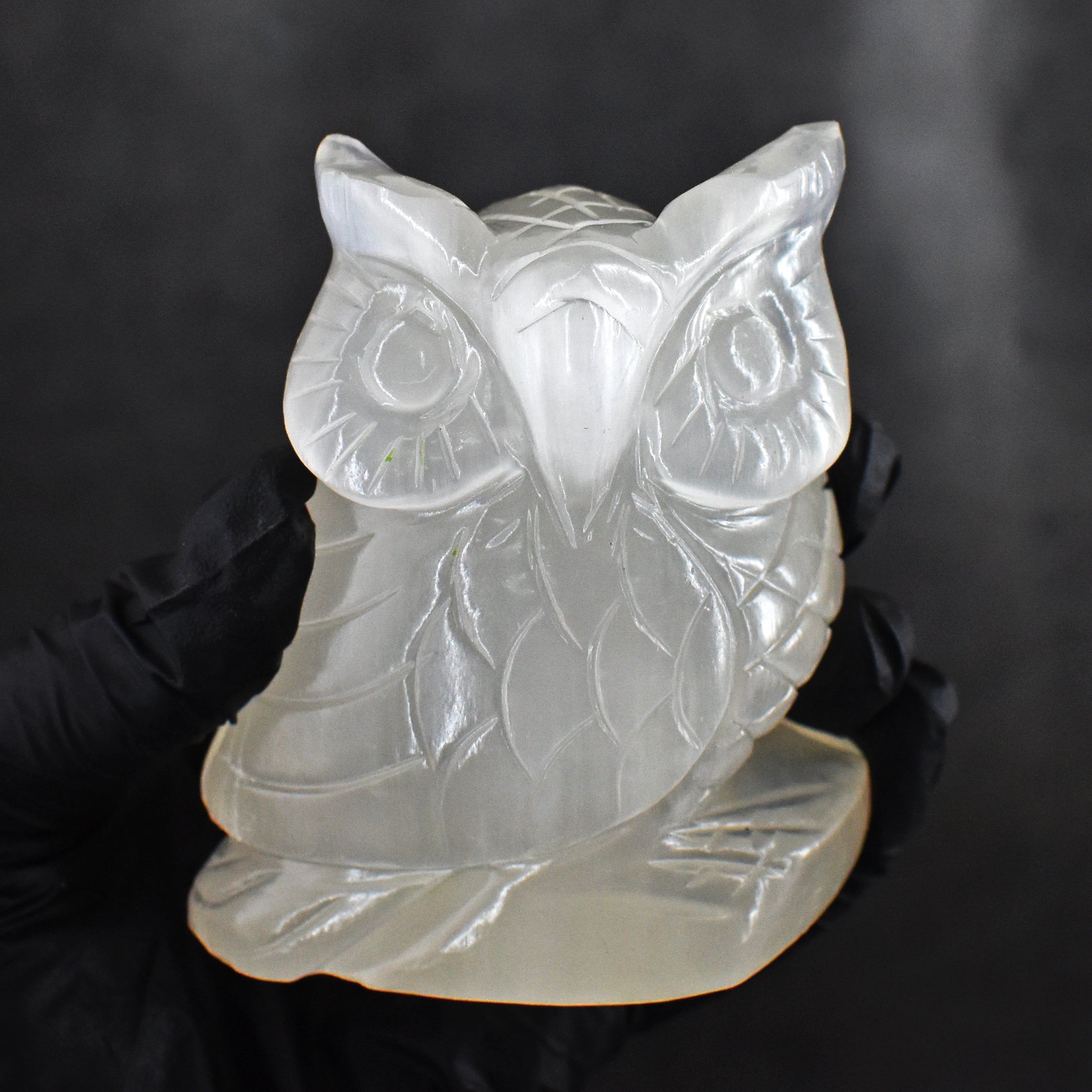 Goregous 1137.00 Carats Genuine White Quartz Hand Carved Crystal Gemstone Owl Carving 2026 Collection