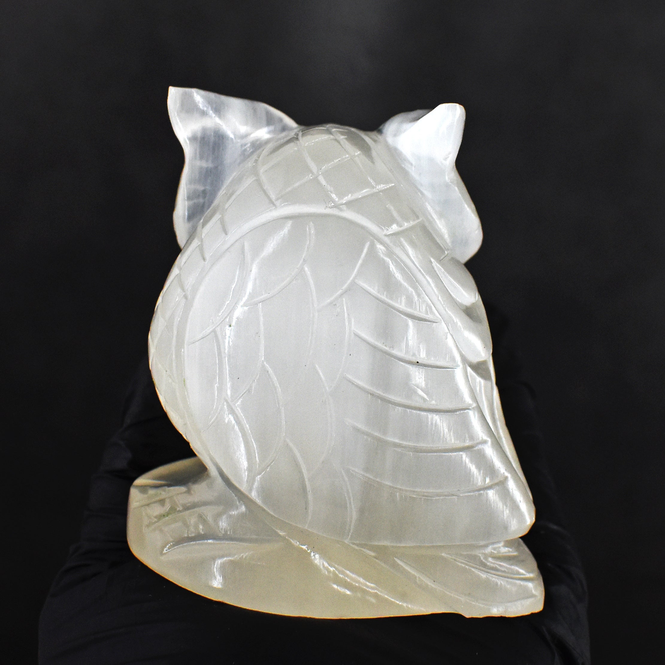 Goregous 1137.00 Carats Genuine White Quartz Hand Carved Crystal Gemstone Owl Carving 2026 Collection
