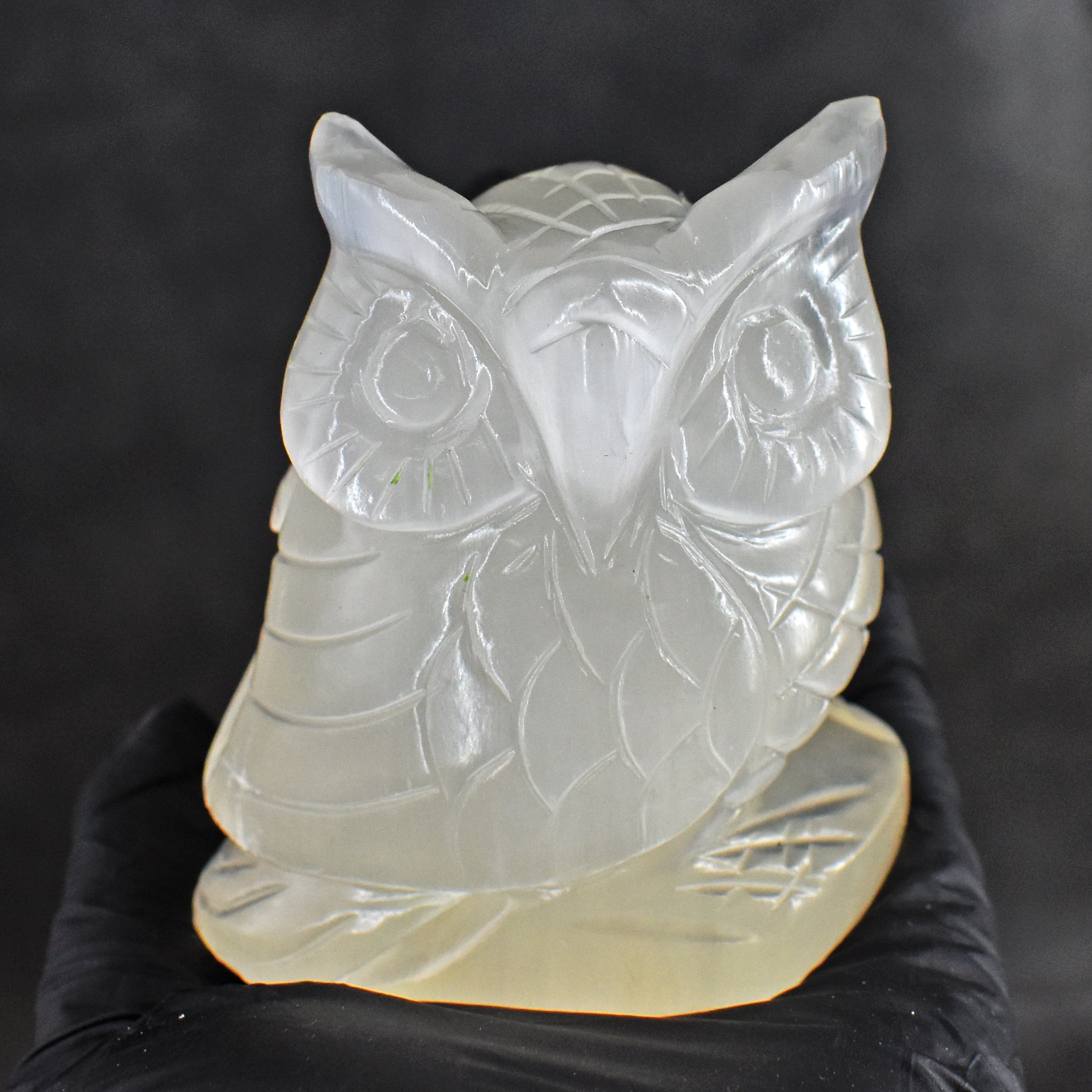 Goregous 1137.00 Carats Genuine White Quartz Hand Carved Crystal Gemstone Owl Carving 2026 Collection