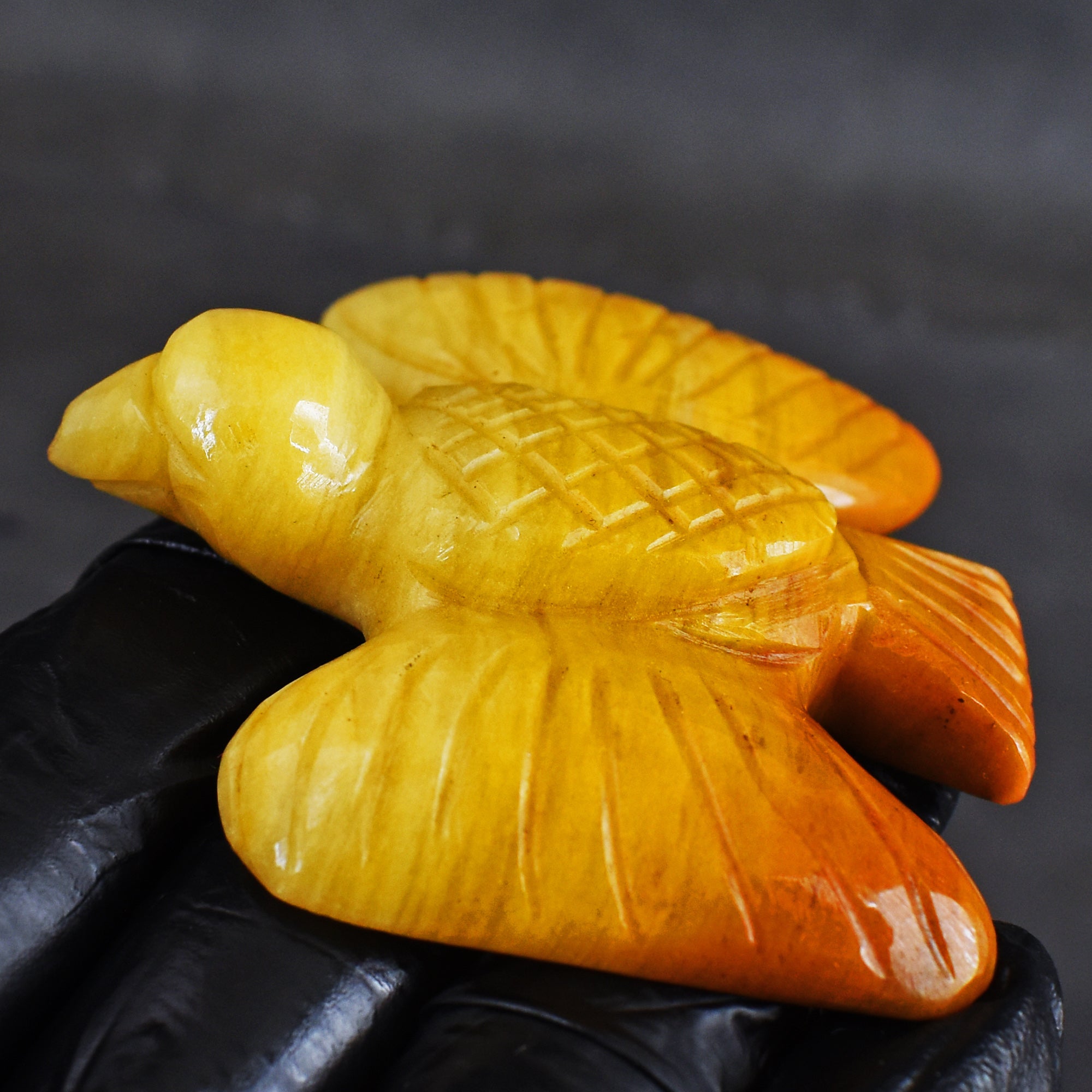 Amazing 202.00 Carats Genuine Aventurine Crystal Gemstone Hand Carved Bird 2026 Collection