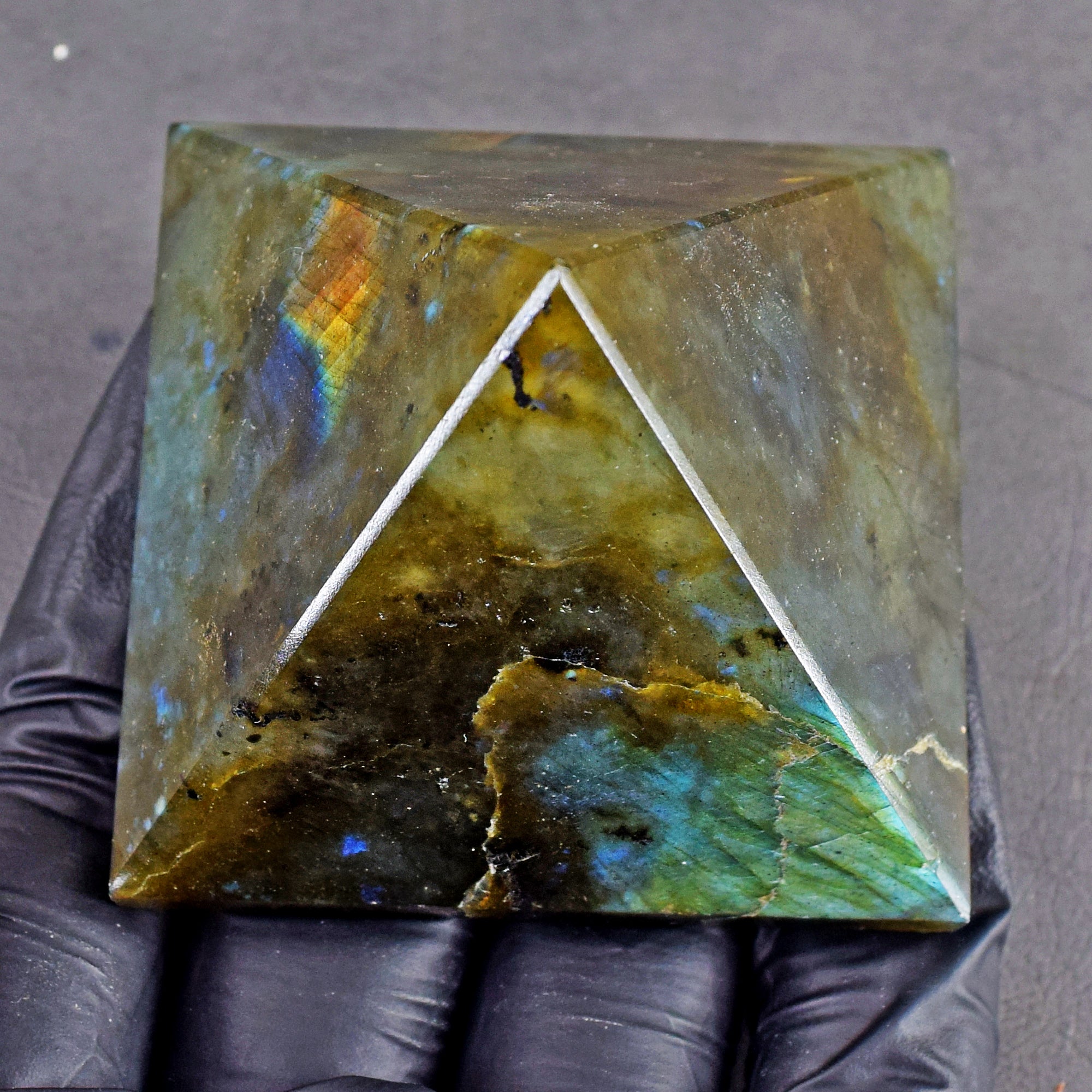 Beautiful 630.00 Cts Genuine Labradorite Crystal Specimen Healing Divine Pyramid