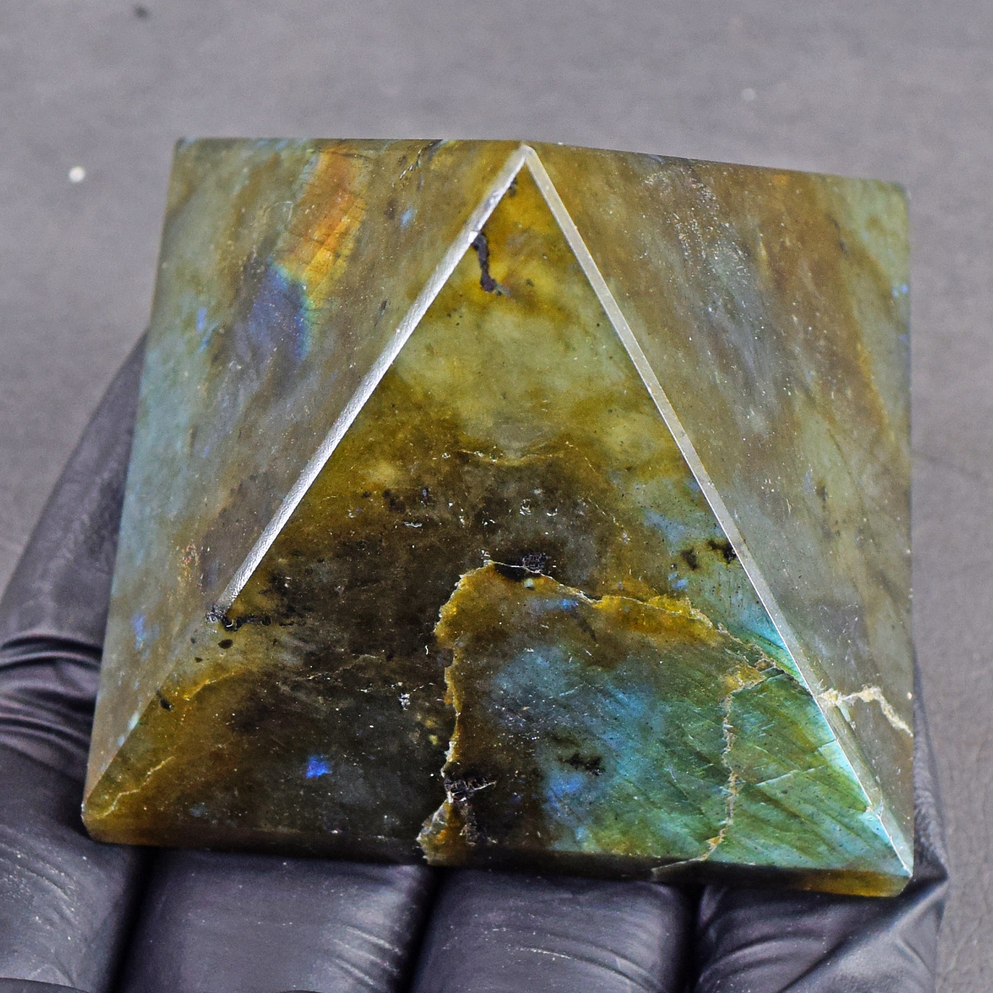 Beautiful 630.00 Cts Genuine Labradorite Crystal Specimen Healing Divine Pyramid