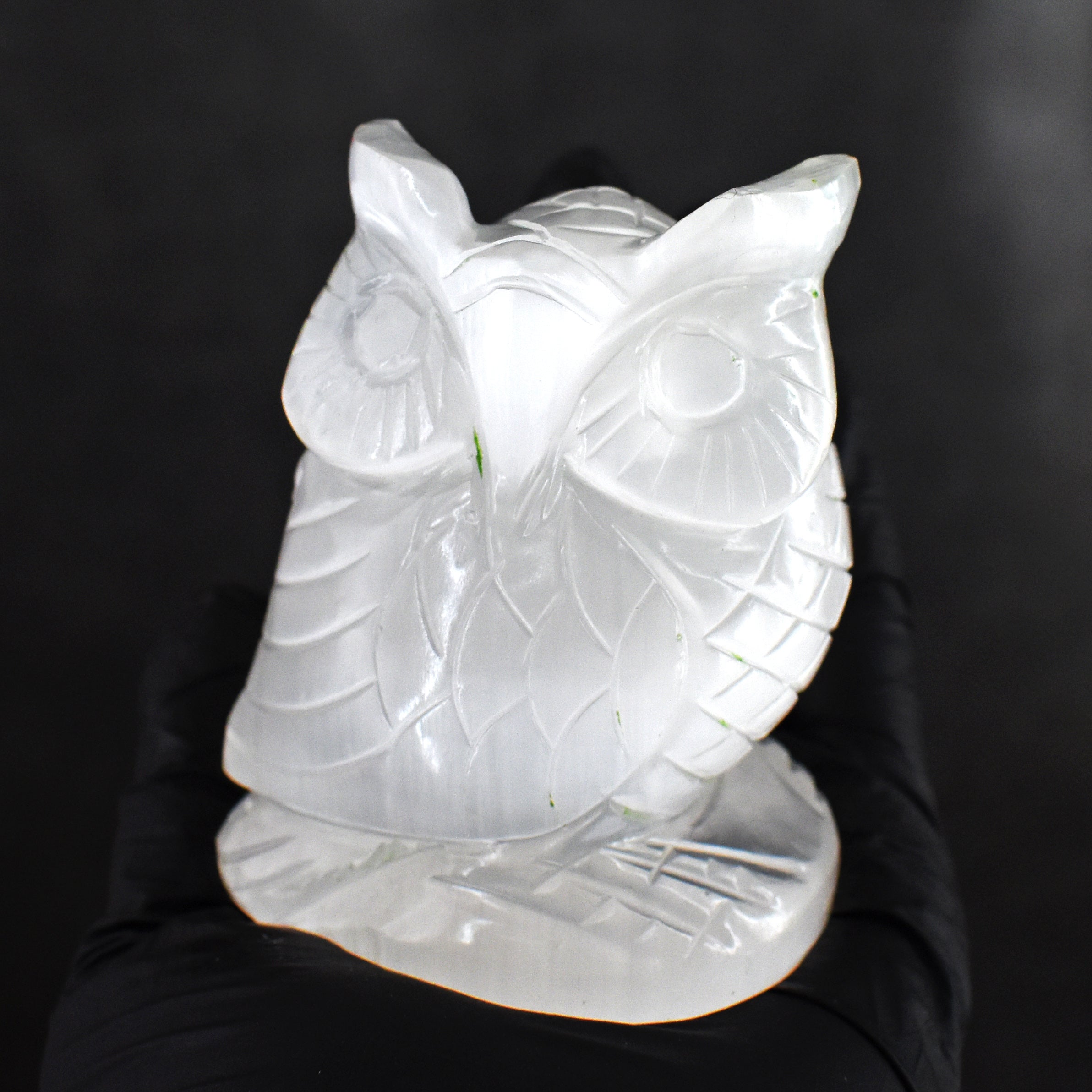 Amazing 1261.00 Carats Genuine White Quartz Hand Carved Crystal Gemstone Owl Carving 2026 Collection