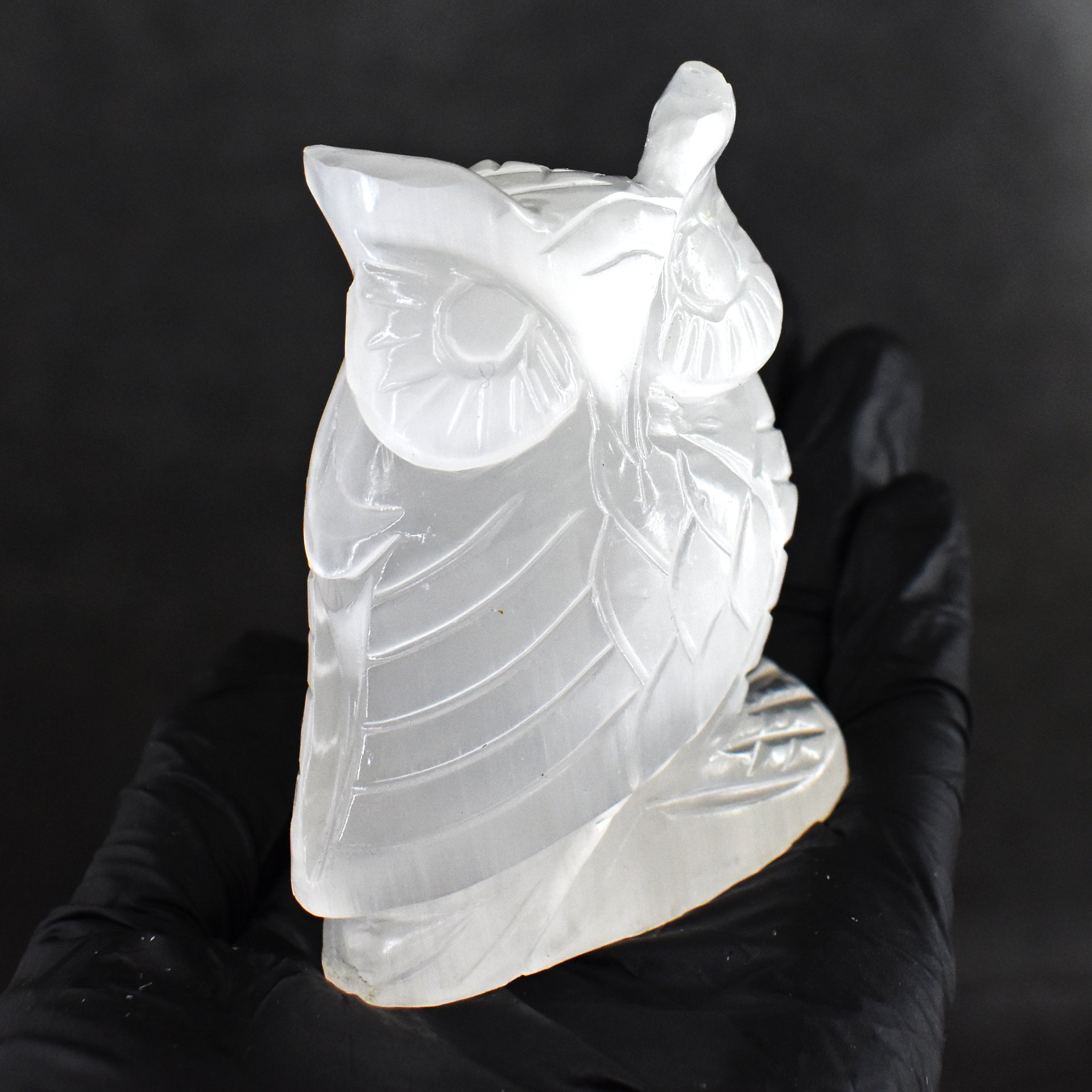 Stunning 850.00 Carats Genuine White Quartz Hand Carved Crystal Gemstone Owl Carving 2026 Collection