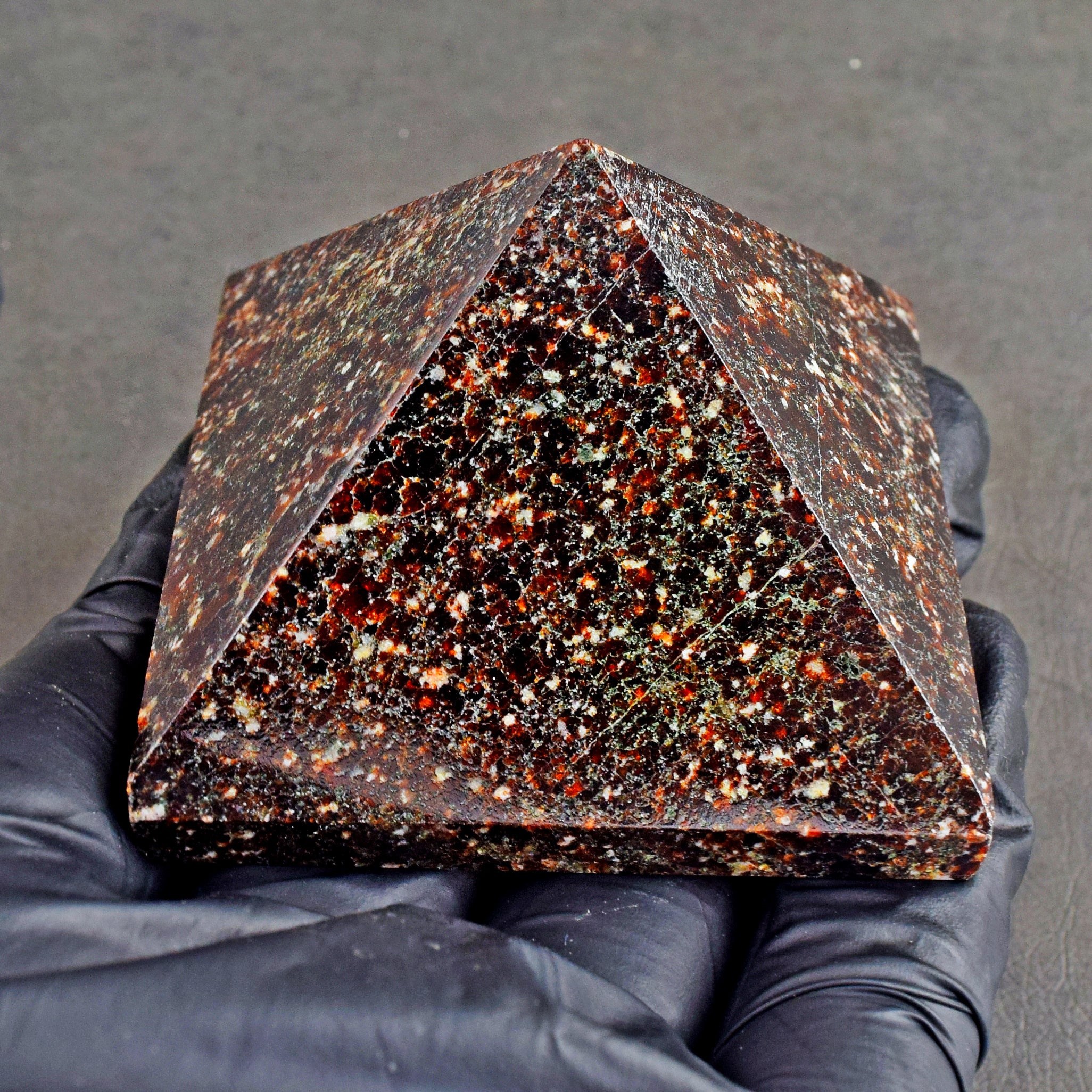 Magnificent 730.00 Cts Genuine Garnet Healing Crystal Specimen Divine Pyramid