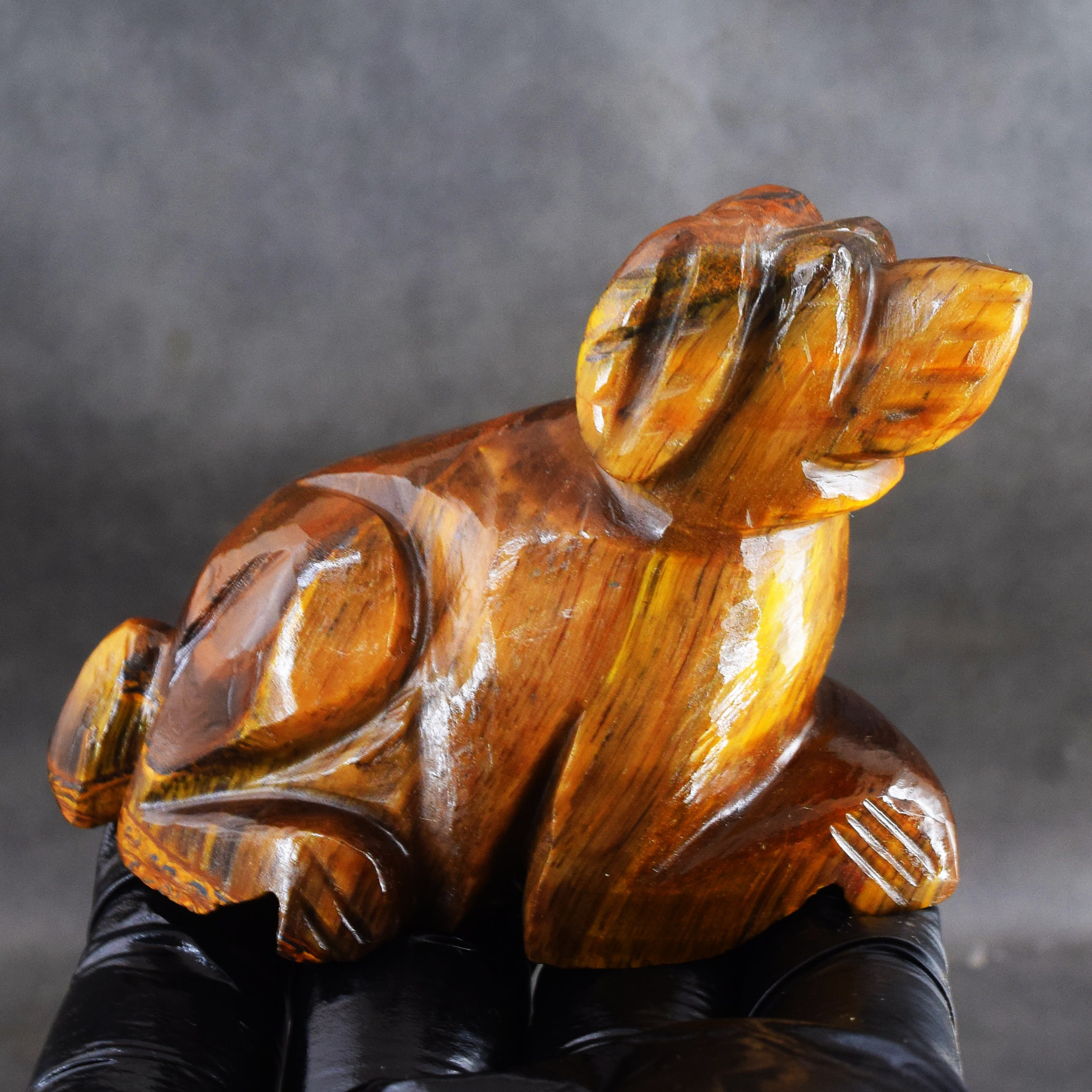 Stunning 659.00 Cts Genuine Tiger Eye Hand Carved Genuine Crystal Gemstone Carving Dog 2026 Collection