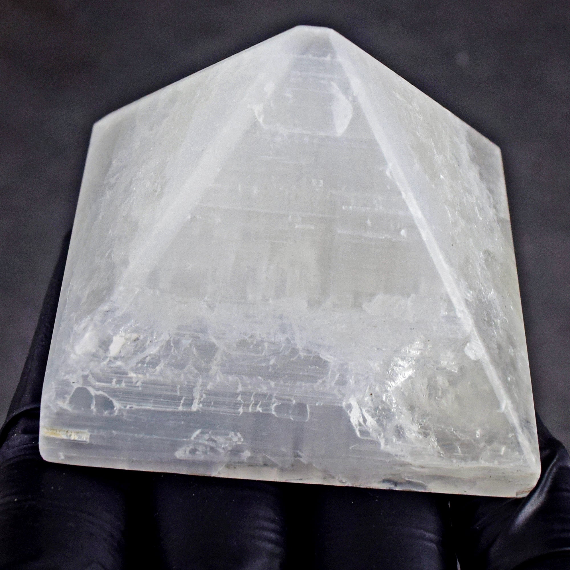 Gracious 530.00 Cts Genuine White Quartz Crystal Specimen Divine Pyramid