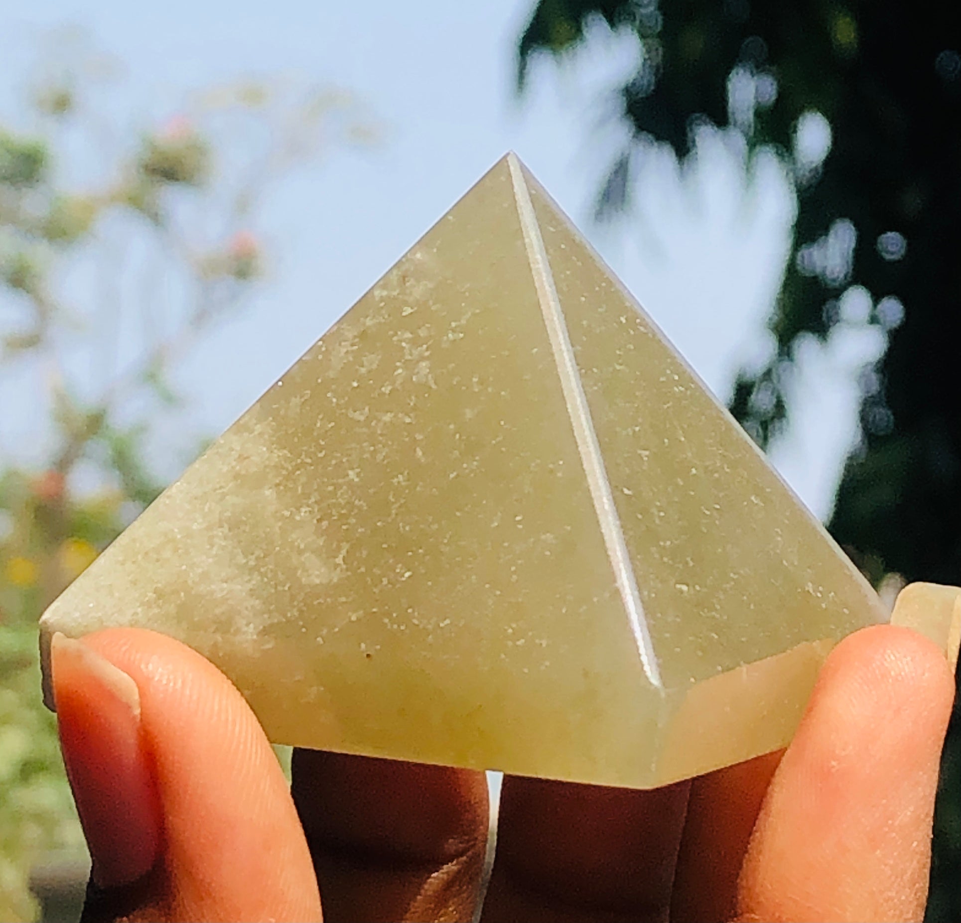 Beautiful 447.00 Cts Genuine Aventurine Crystal Specimen Healing Divine Pyramid