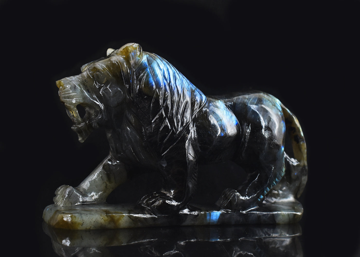 Beautiful  5826.00 Carats  Genuine Blue Flash  Labradorite Hand Carved Lion Gemstone Carving