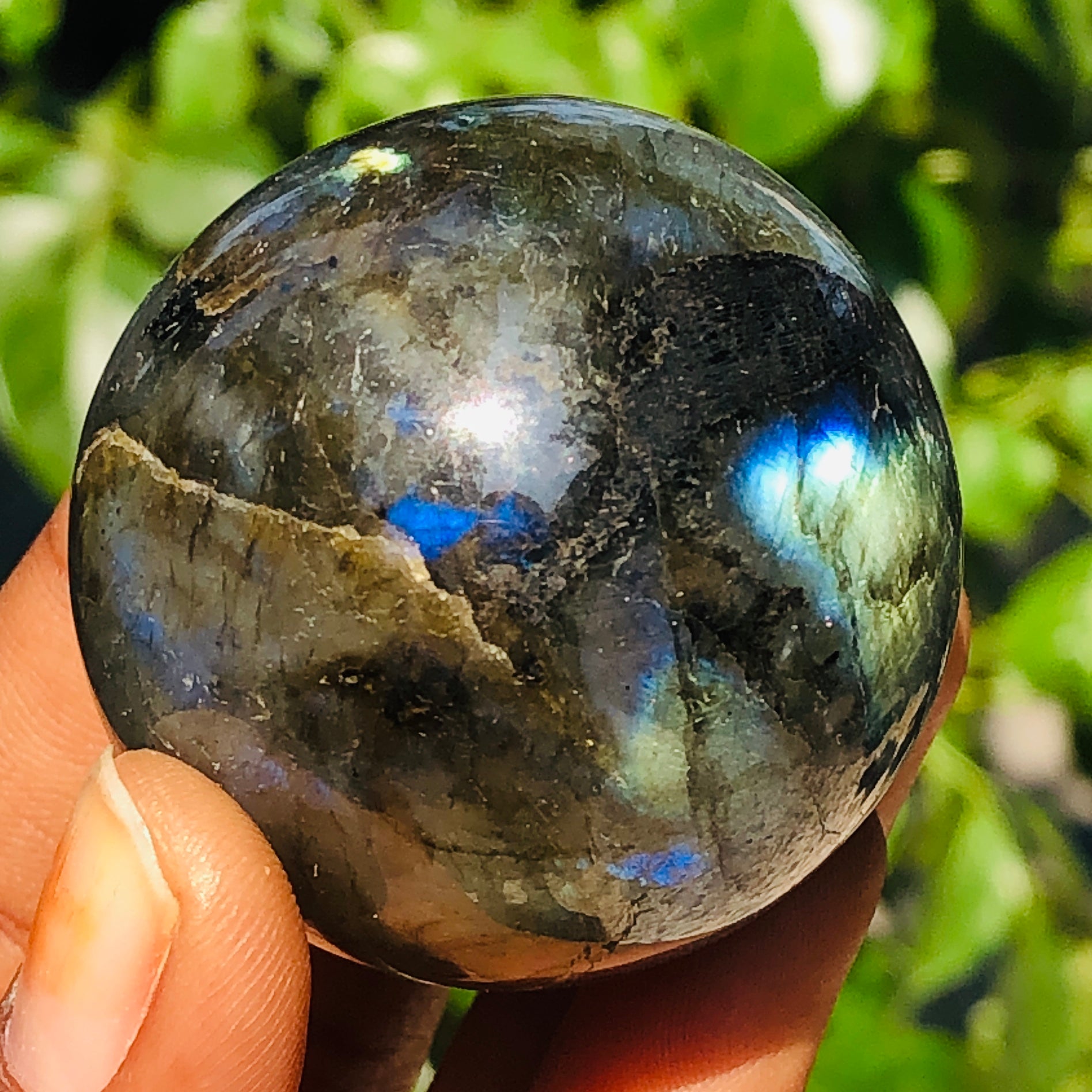 Stunning 477.00 Cts Genuine Blue & Green Flash Labradorite Healing Ball Crystal Sphere