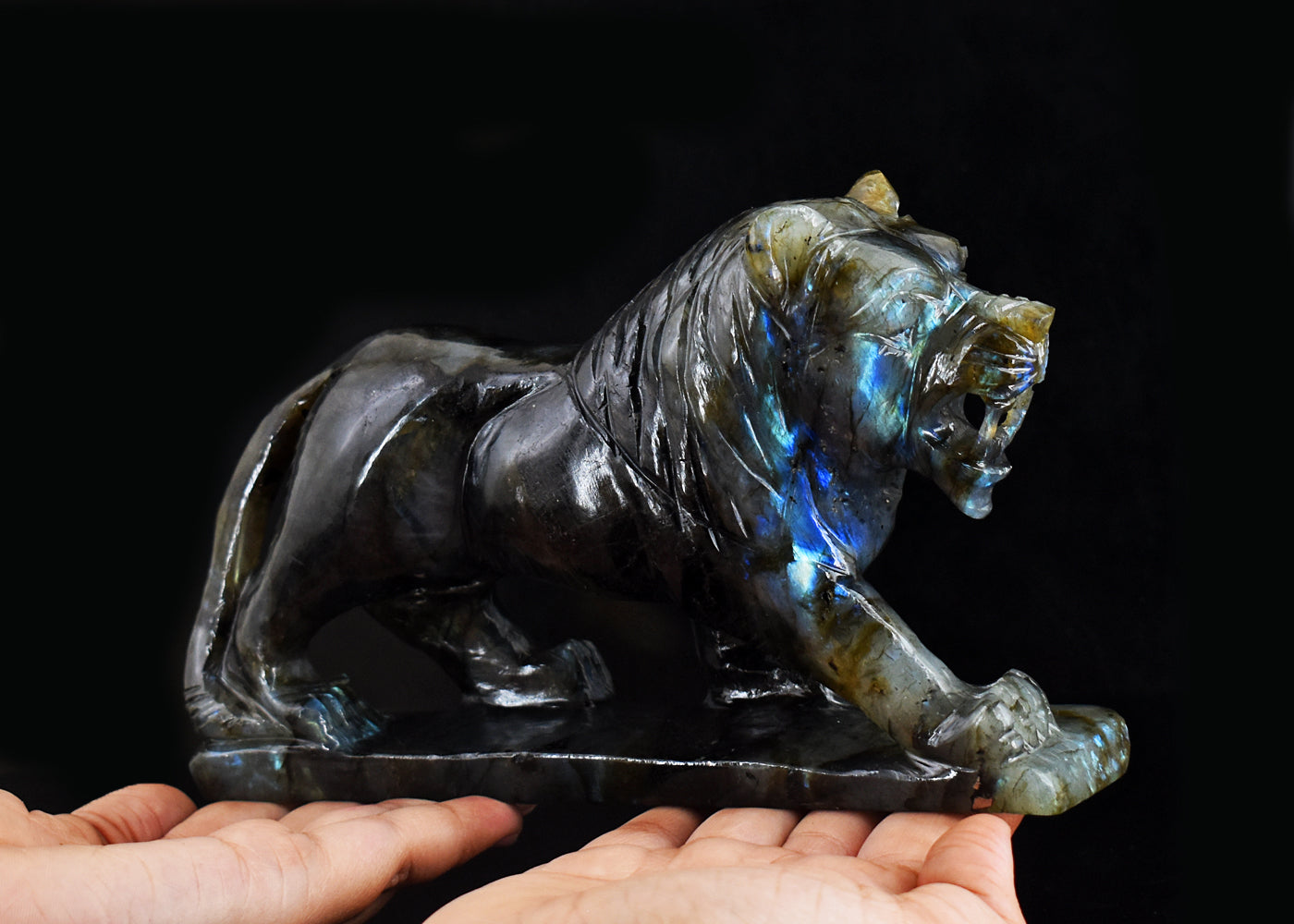 Beautiful  5826.00 Carats  Genuine Blue Flash  Labradorite Hand Carved Lion Gemstone Carving