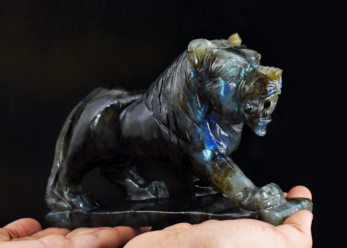 Beautiful  5826.00 Carats  Genuine Blue Flash  Labradorite Hand Carved Lion Gemstone Carving