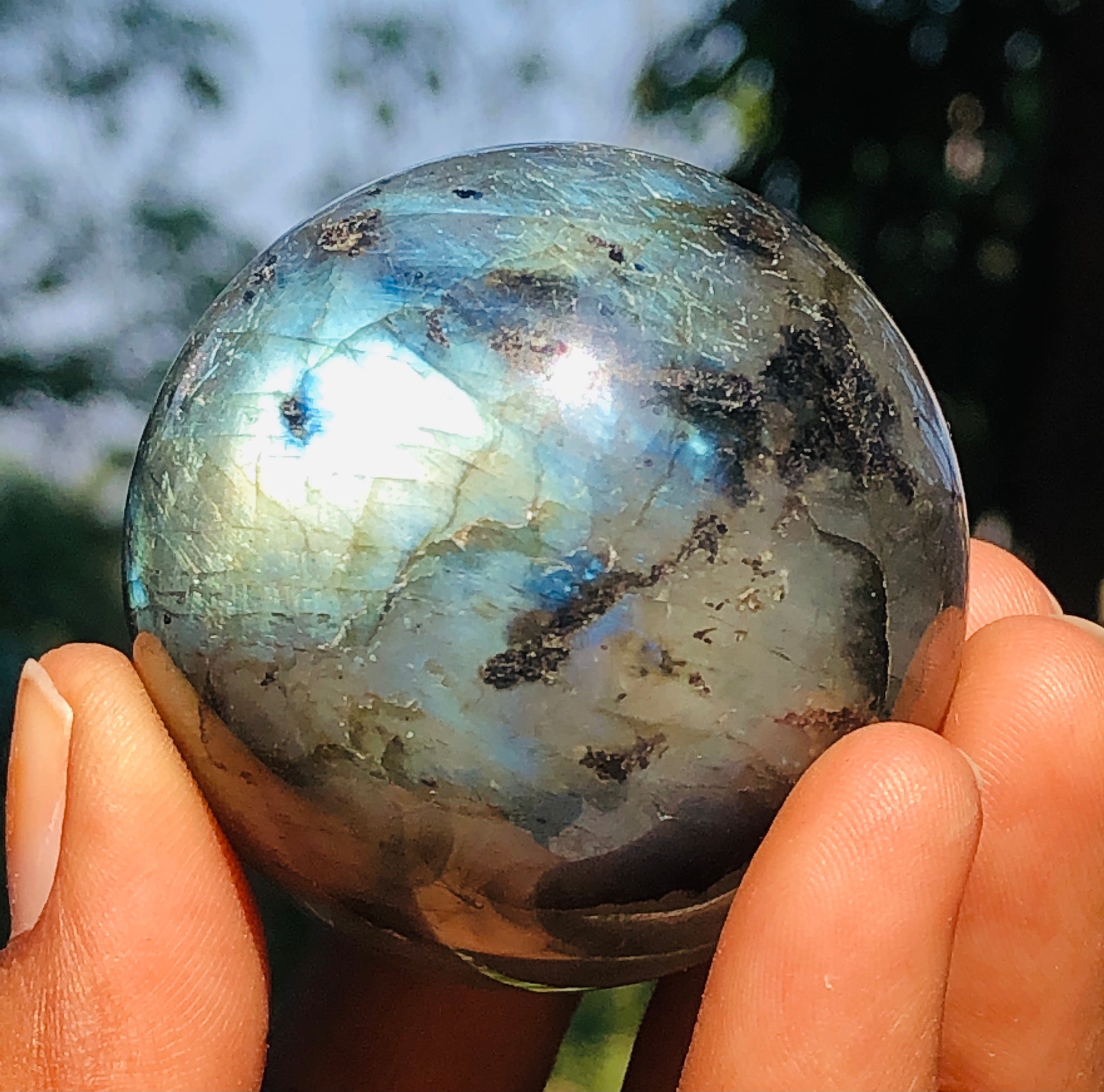 Graceful 608.00 Cts Genuine Green & Blue Flash Labradorite Healing Ball Sphere Crystal