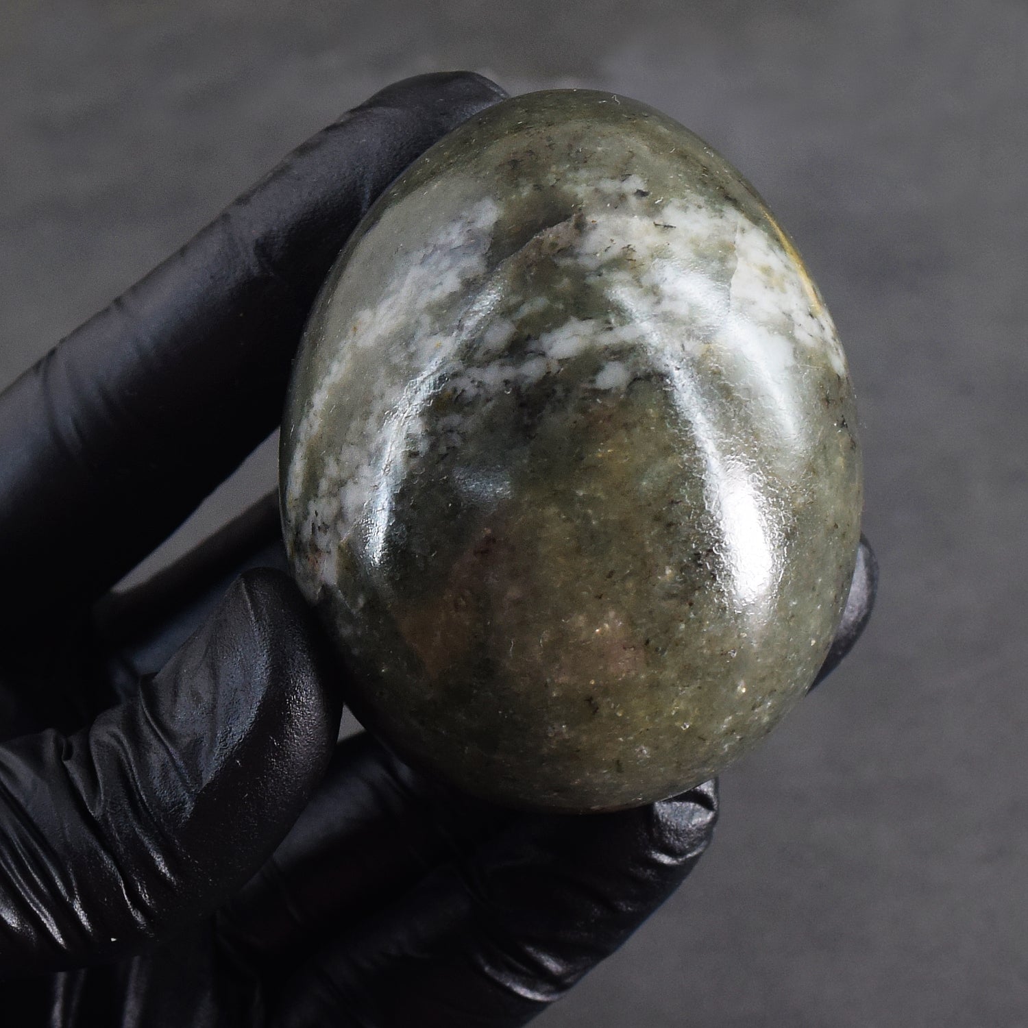 Craftsmen 932.00 Cts Genuine Jade Healing Premium Crystal Egg