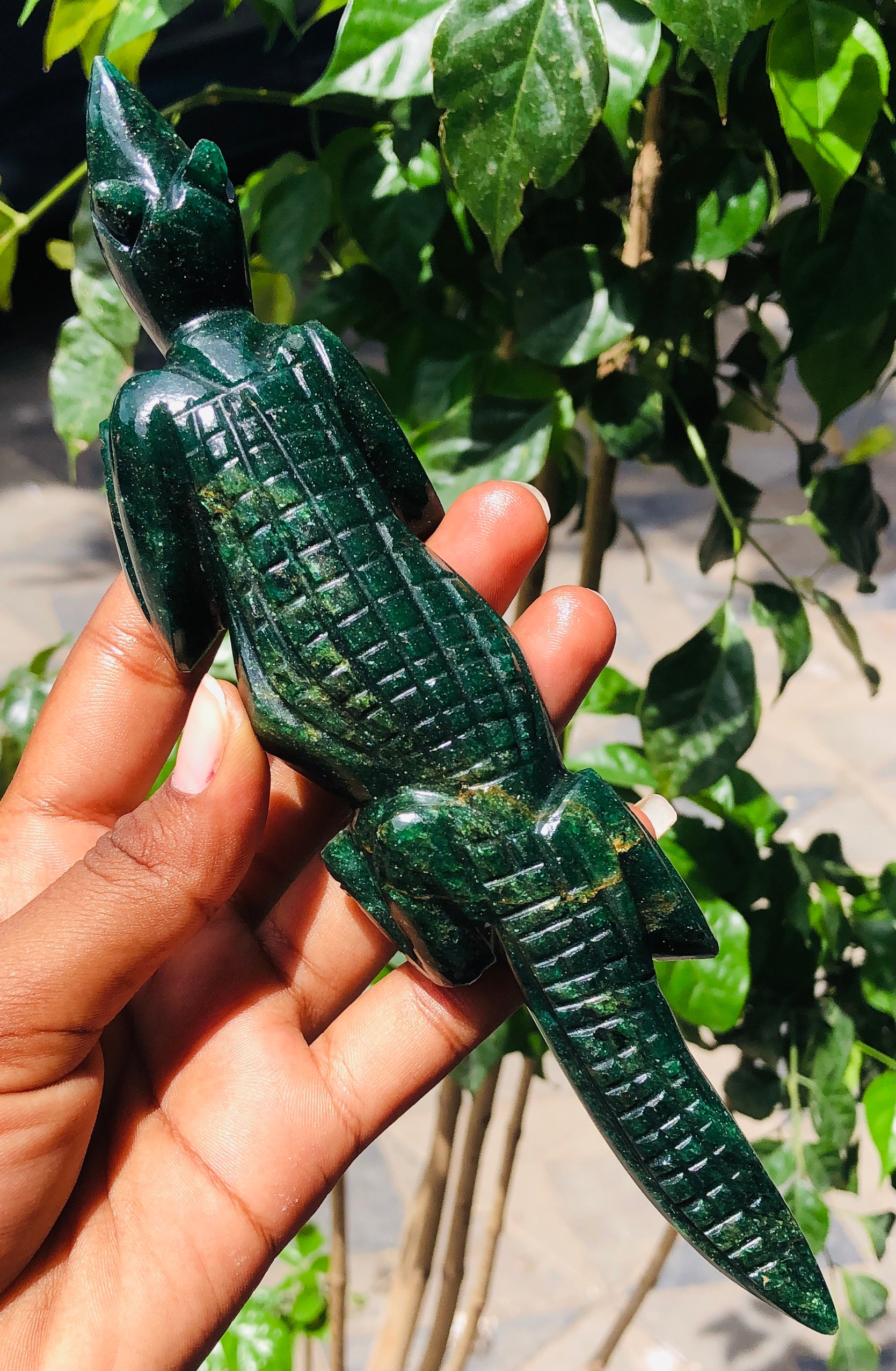Amazing 1046.00 Cts Genuine Green Jade Hand Carved Lizard 2026 Collection