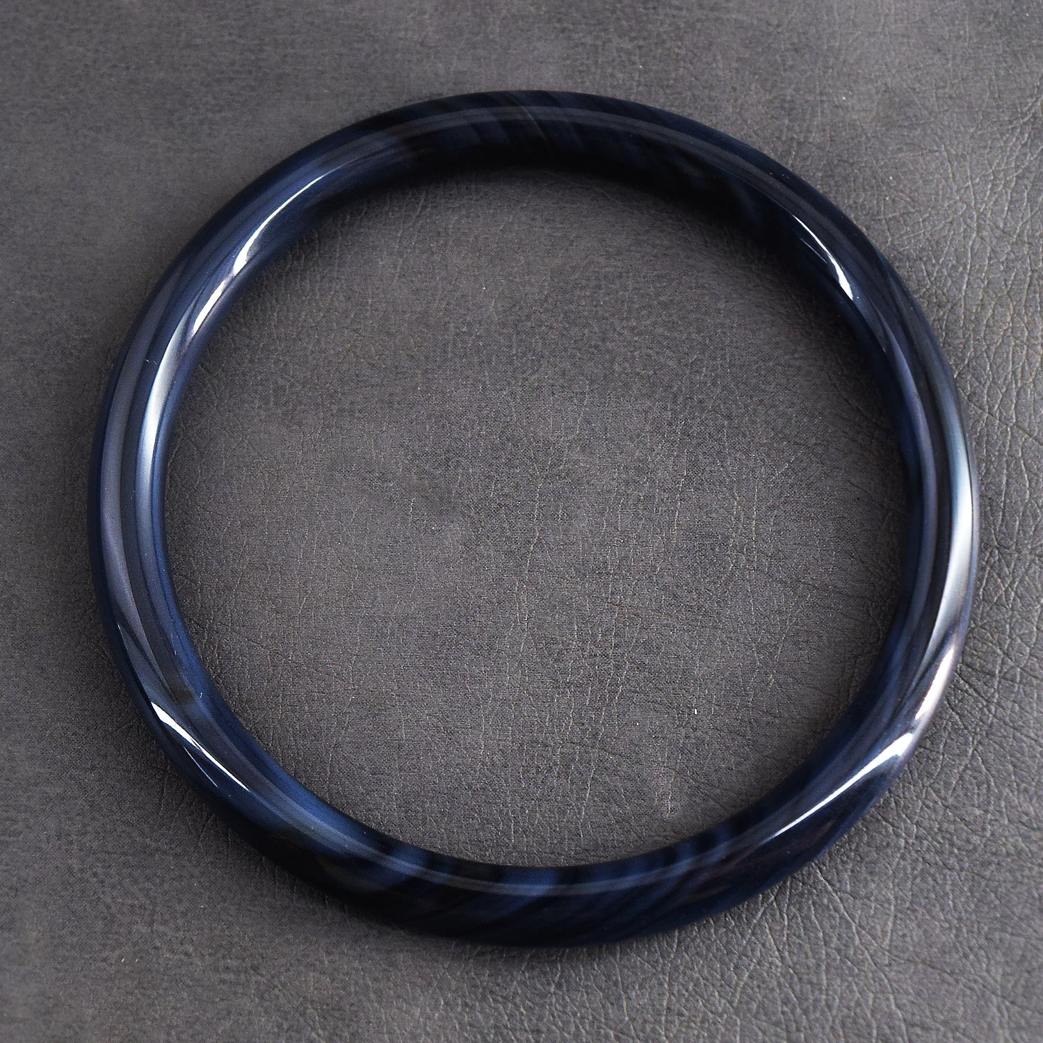 Impressive 82.00 Cts Genuine Black Agate Gemstone Crystal Specimen Premium Fancy Bangle