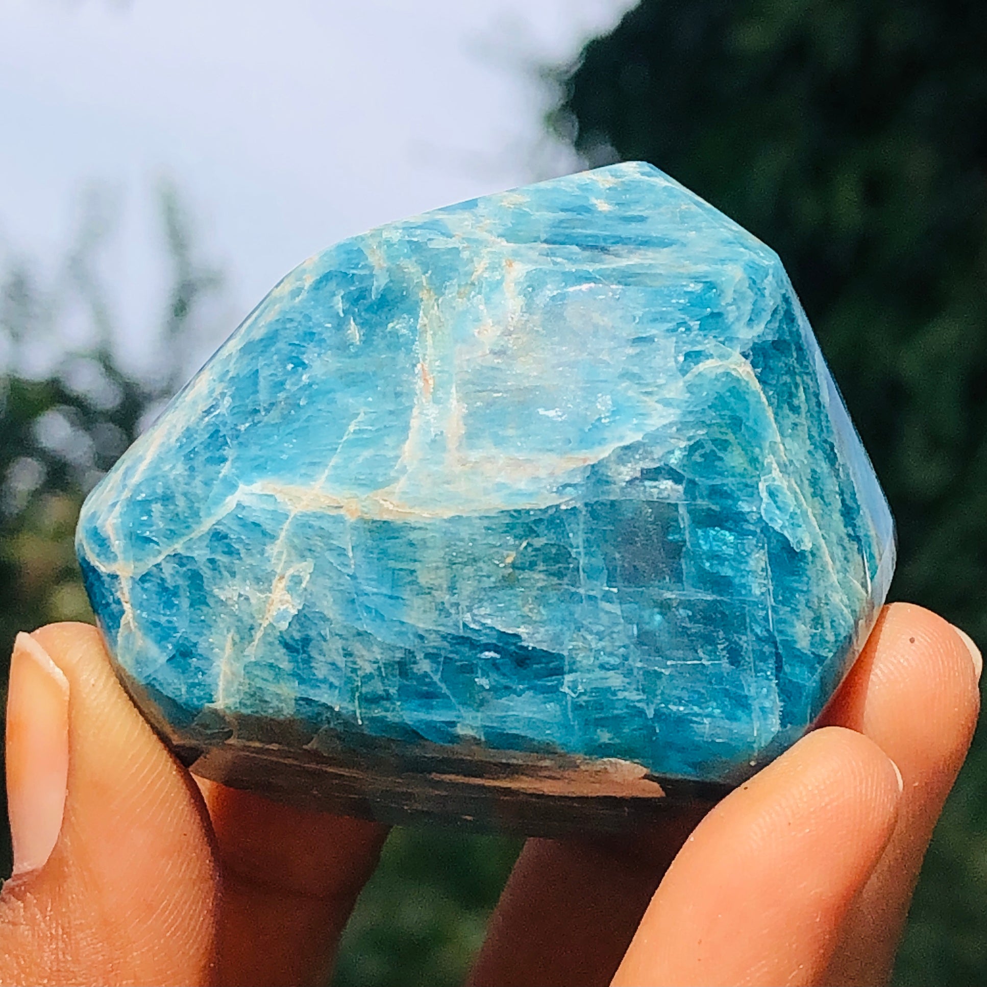 Morbid 547.00 Cts Genuine Blue Apatite Crystal Specimen Premium Tumble Gemstone