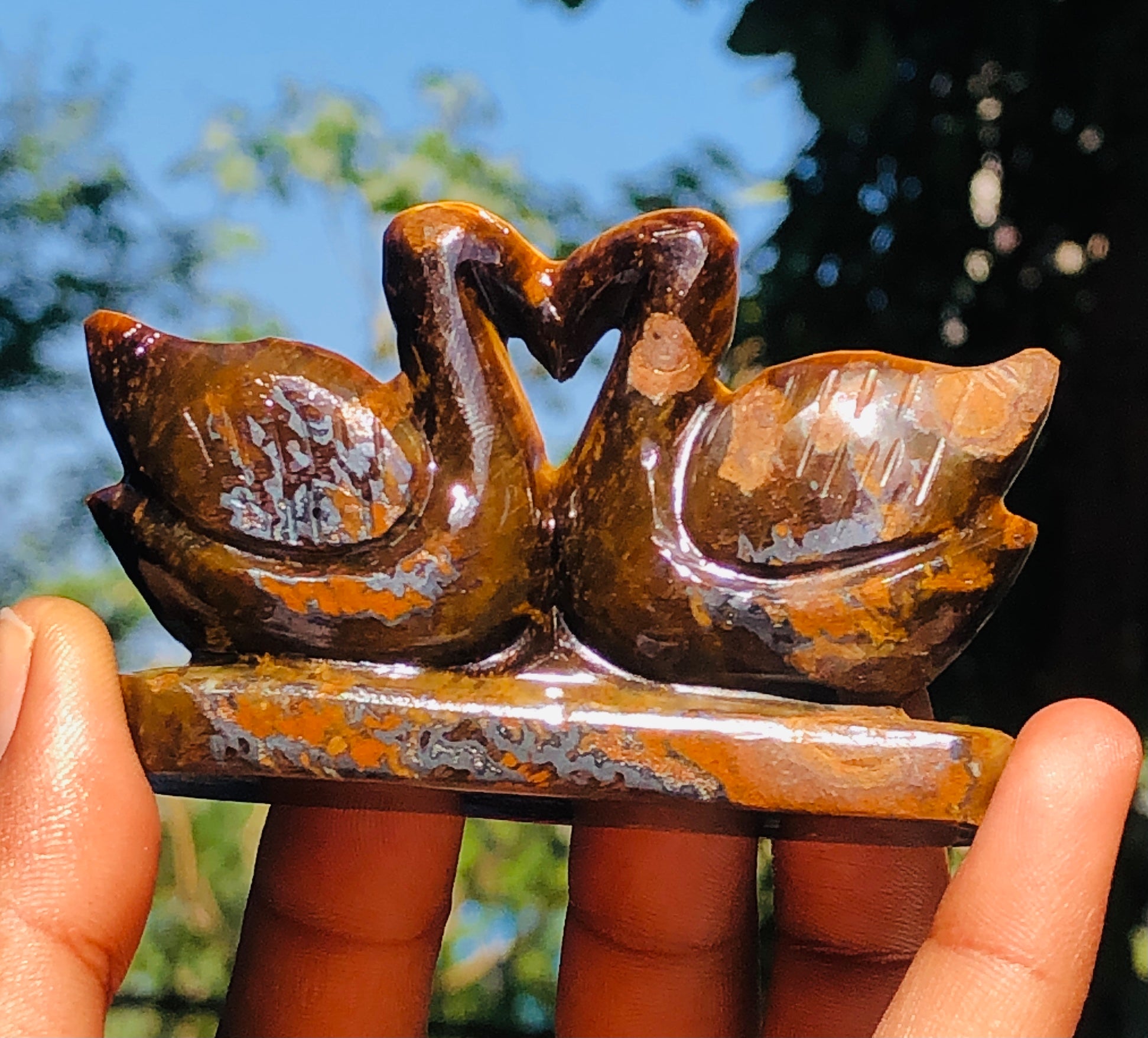 Craftsmen 394.00 Cts Genuine Tiger Eye Carved Love Premium Swan Pair