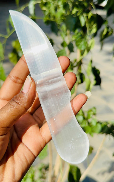 Majestic 314.00 Cts Genuine Selenite Hand Carved Crystal Gemstone Knife