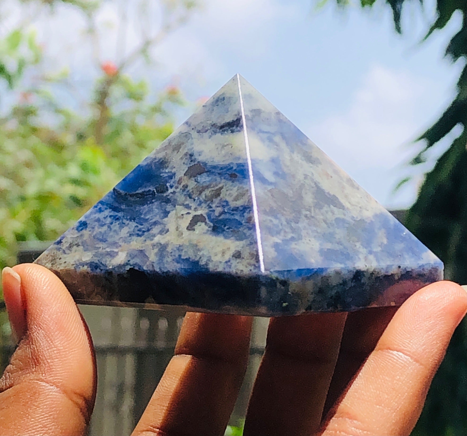 Lovely 770.00 Cts Genuine Sodalite Crystal Specimen Healing Divine Pyramid