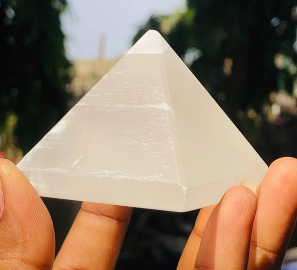 Natural 523.00 Cts Genuine Selenite Crystal Specimen Healing Divine Pyramid