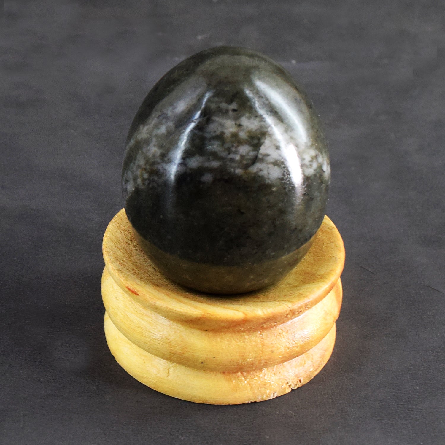 Craftsmen 932.00 Cts Genuine Jade Healing Premium Crystal Egg