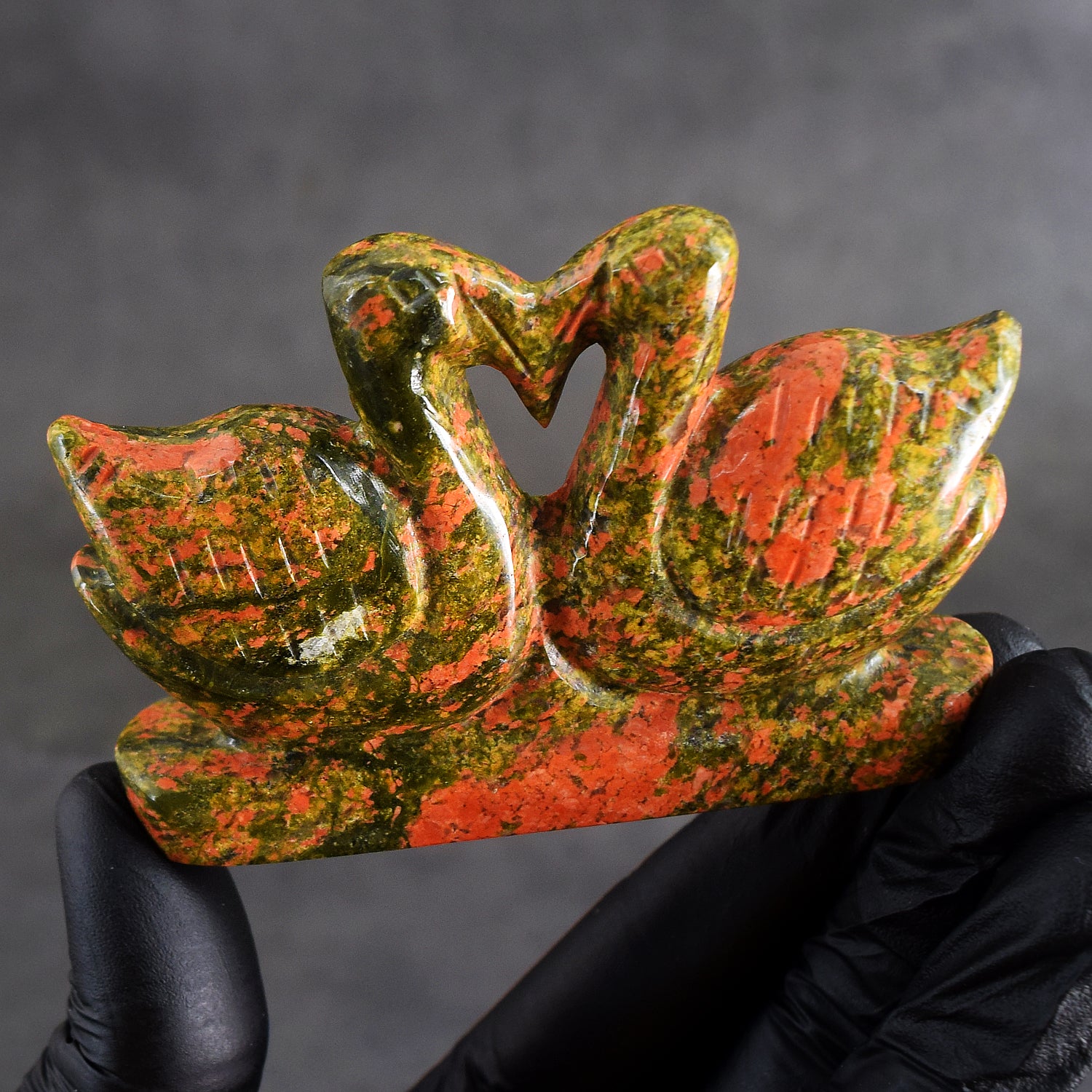 Gorgeous 700.00 Cts Genuine Blood Green Unakite Hand Carved Premium Love Swan Pair