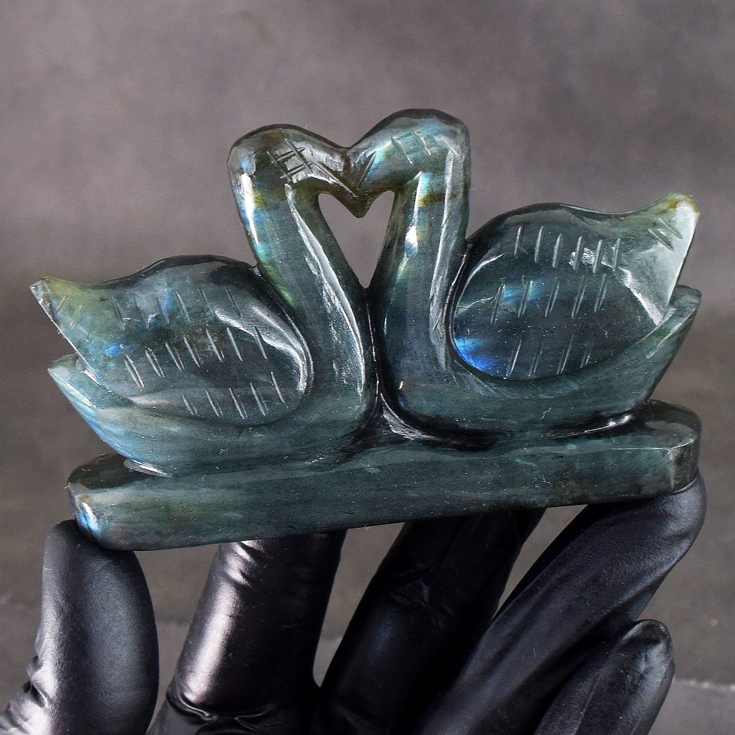 Craftsmen 782.00 Cts Genuine Blue Flash Labradorite Love Carved Premium Swan Pair