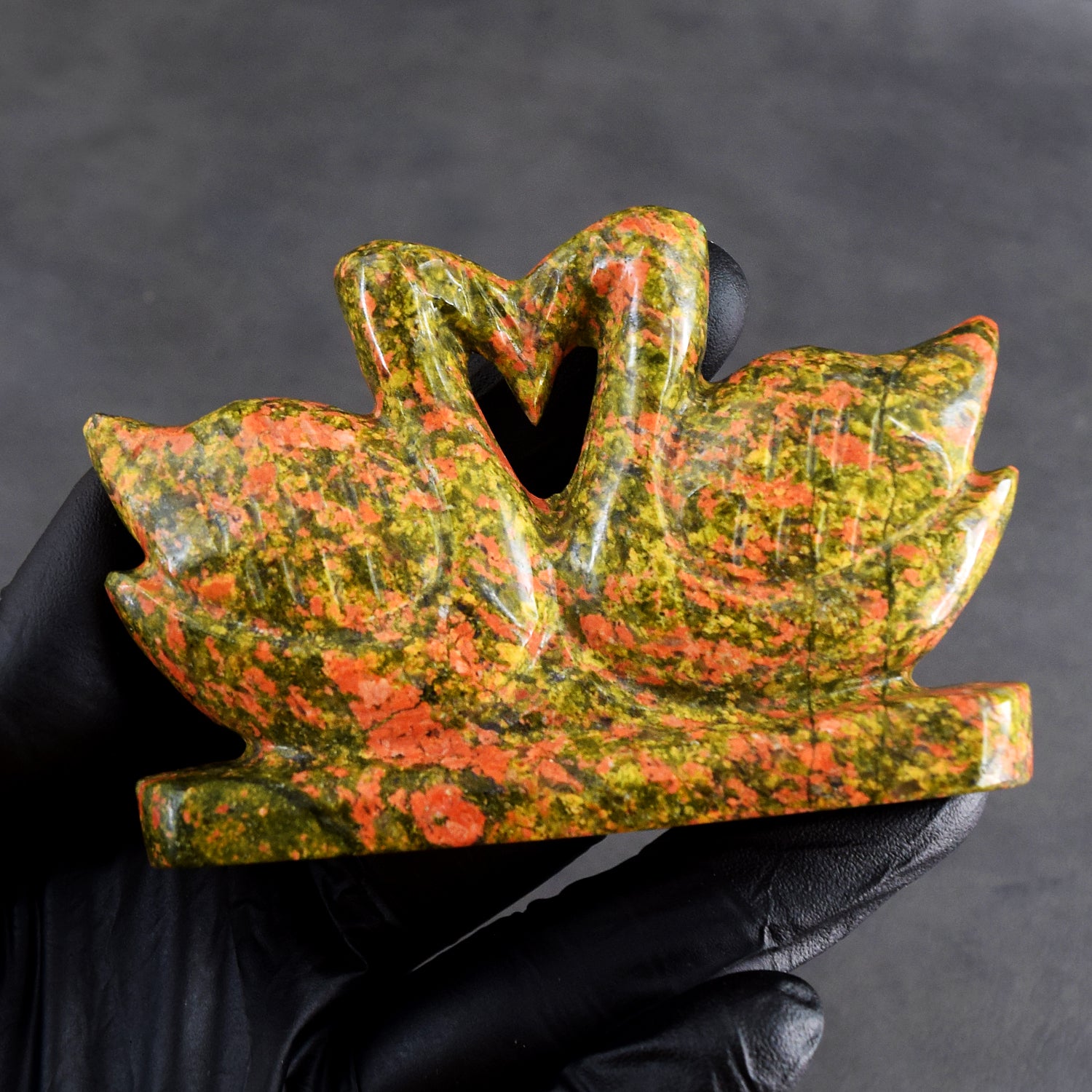 Gorgeous 700.00 Cts Genuine Blood Green Unakite Hand Carved Premium Love Swan Pair