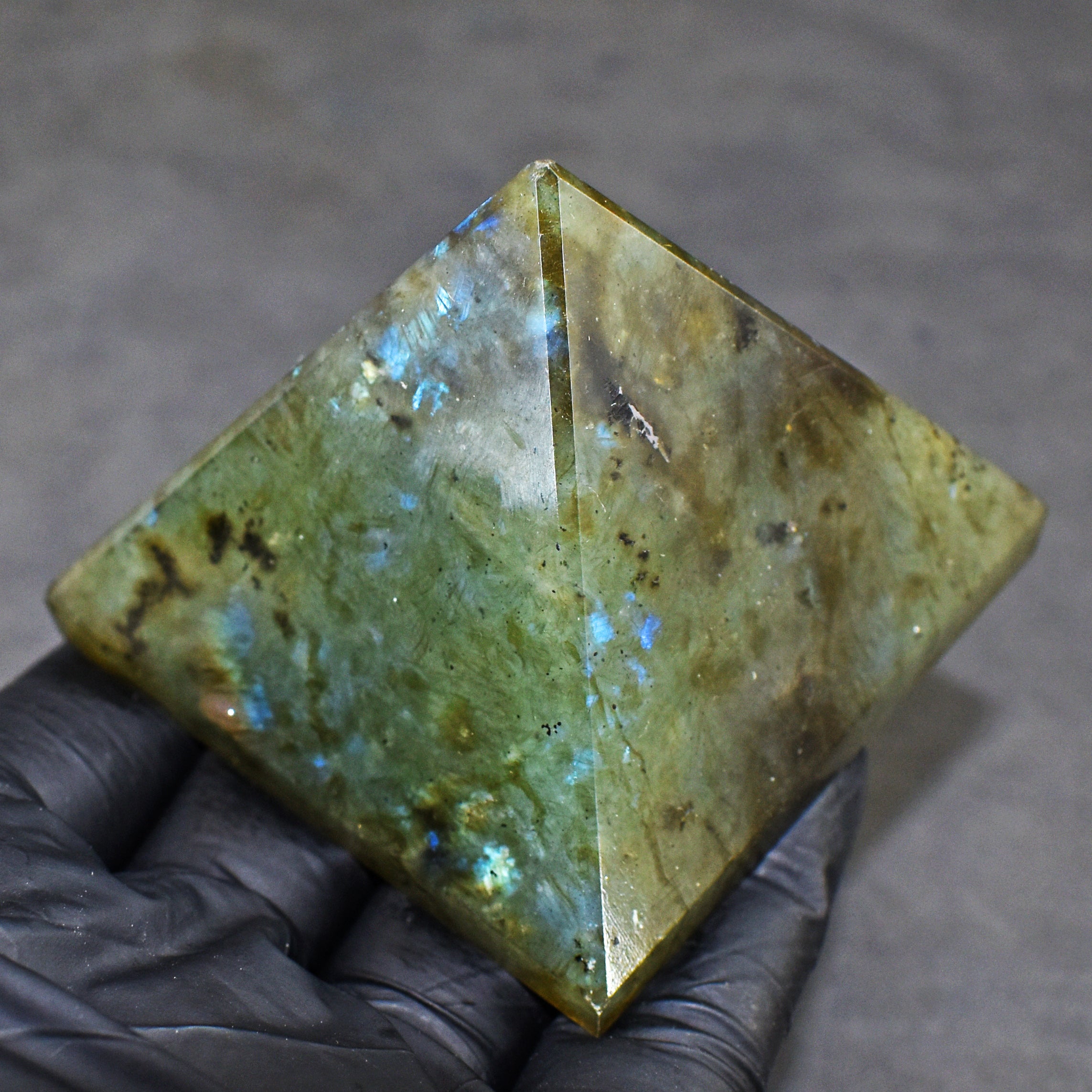 Lovely 779.00 Cts Genuine Labradorite Crystal Specimen Healing Divine Pyramid