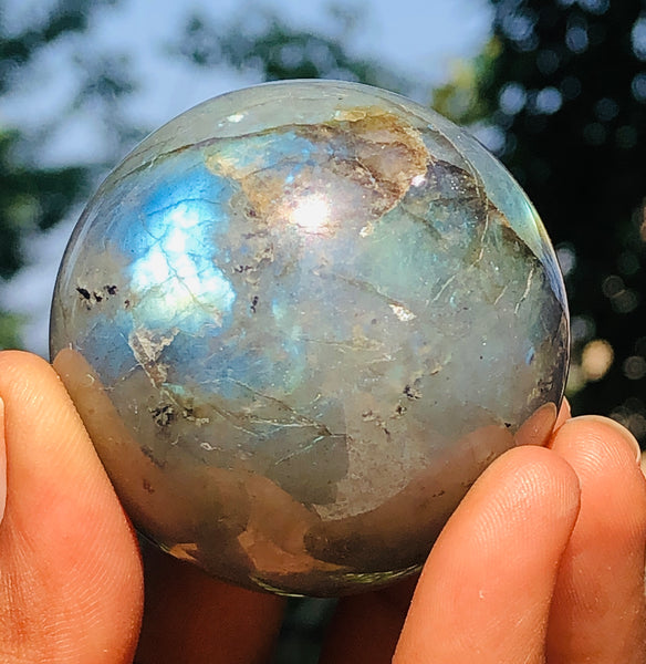 Radiant 656.00 Cts Genuine Blue Flash Labradorite Healing Ball Sphere Premium Crystal