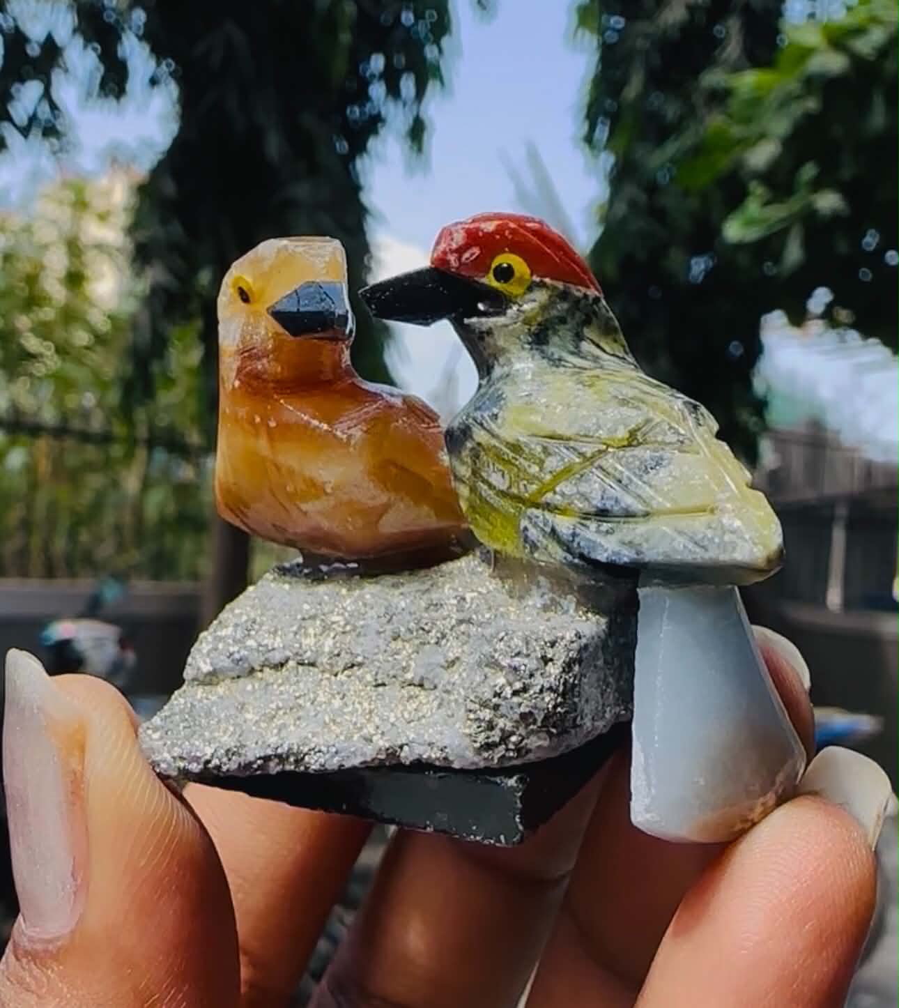 Sparkling 235.00 Cts Genuine Mini Fluorite & Serpentine Carved Love Bird 2026  Collection