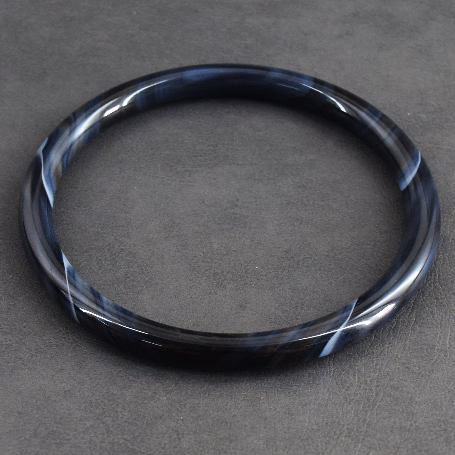Impressive 81.00 Cts Genuine Black Agate Gemstone Crystal Specimen Premium Fancy Bangle