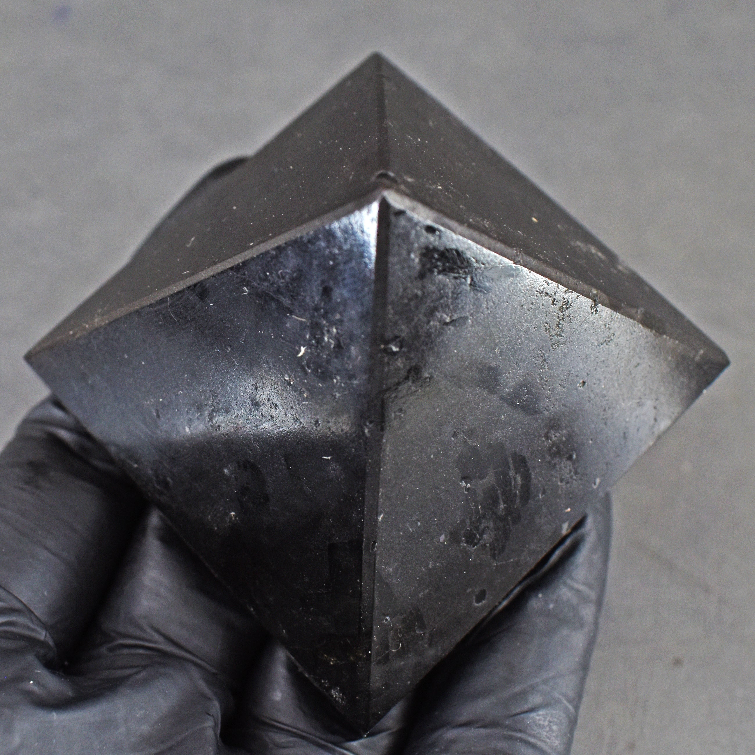 Beautiful 678.00 Cts Genuine Black Tourmaline Healing Divine Crystal Specimen Pyramid