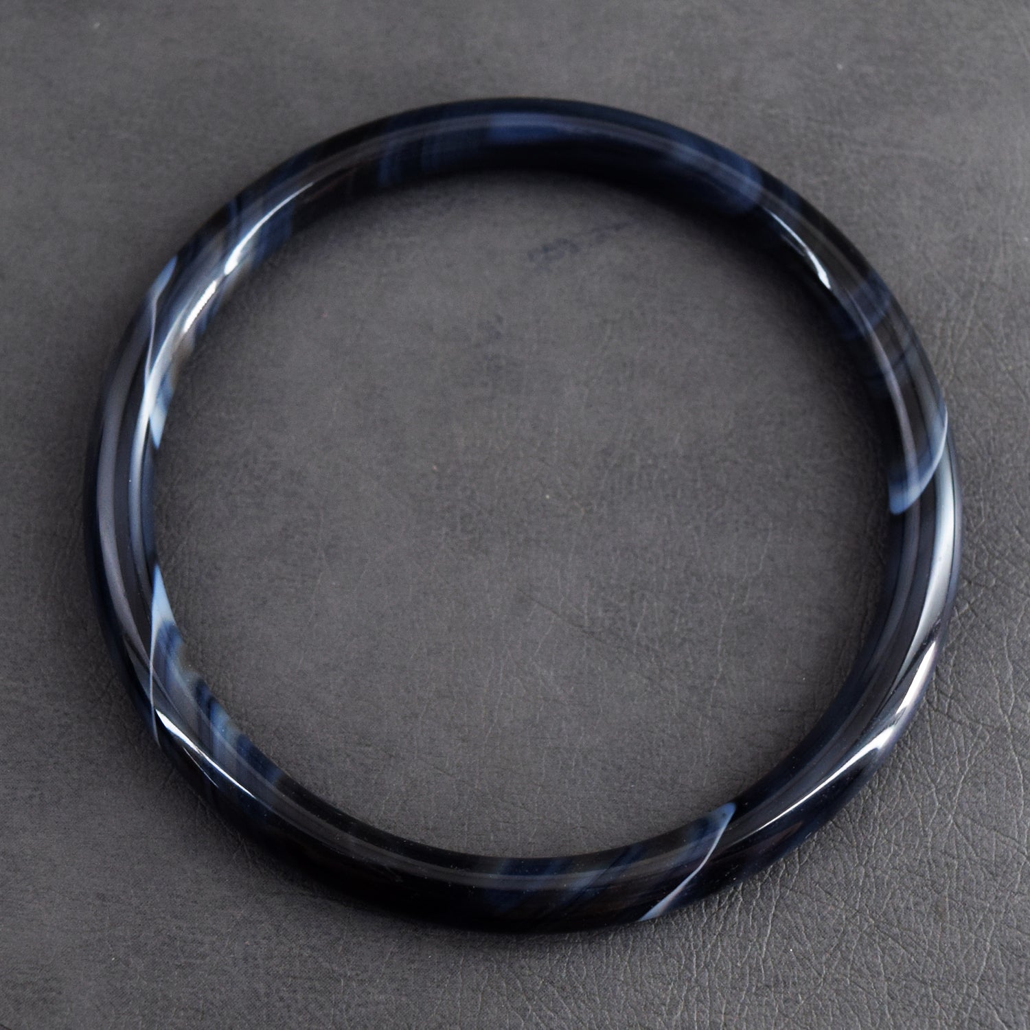 Impressive 81.00 Cts Genuine Black Agate Gemstone Crystal Specimen Premium Fancy Bangle