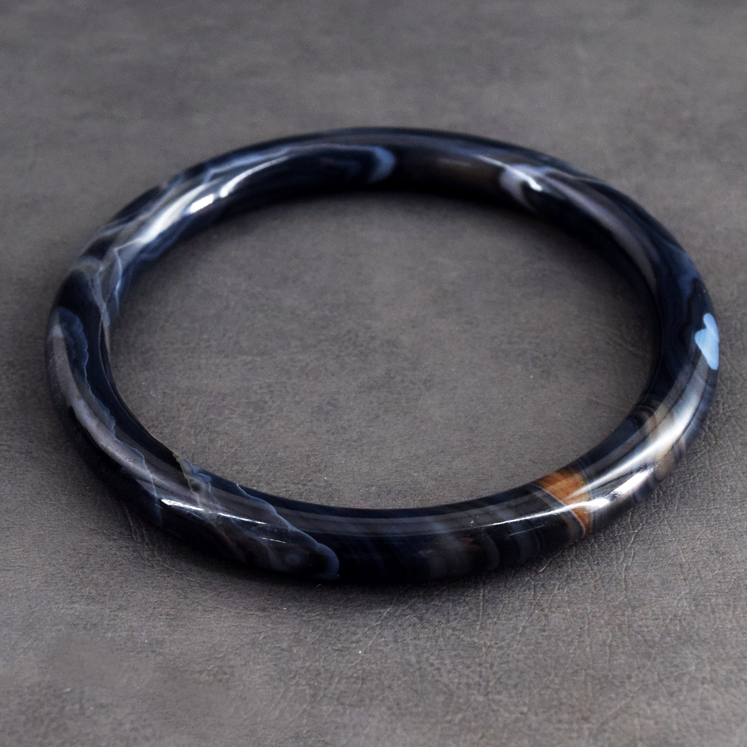 Pleasing 87.00 Cts Genuine Black Agate Crystal Specimen Premium Gemstone Fancy Bangle