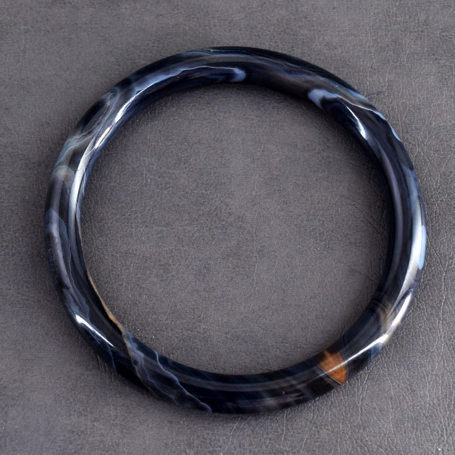 Pleasing 87.00 Cts Genuine Black Agate Crystal Specimen Premium Gemstone Fancy Bangle