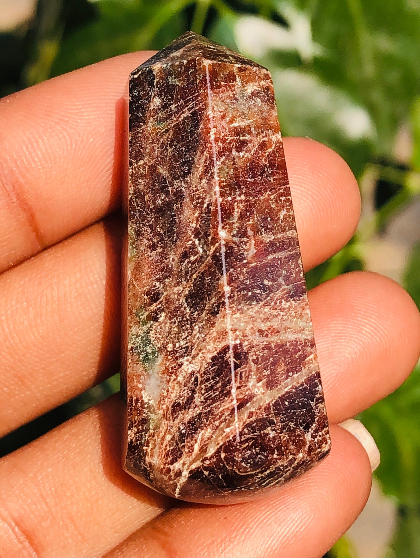 Natural 146.00 Cts Garnet Hand Carved Crystal Healing Point Gemstone Carving