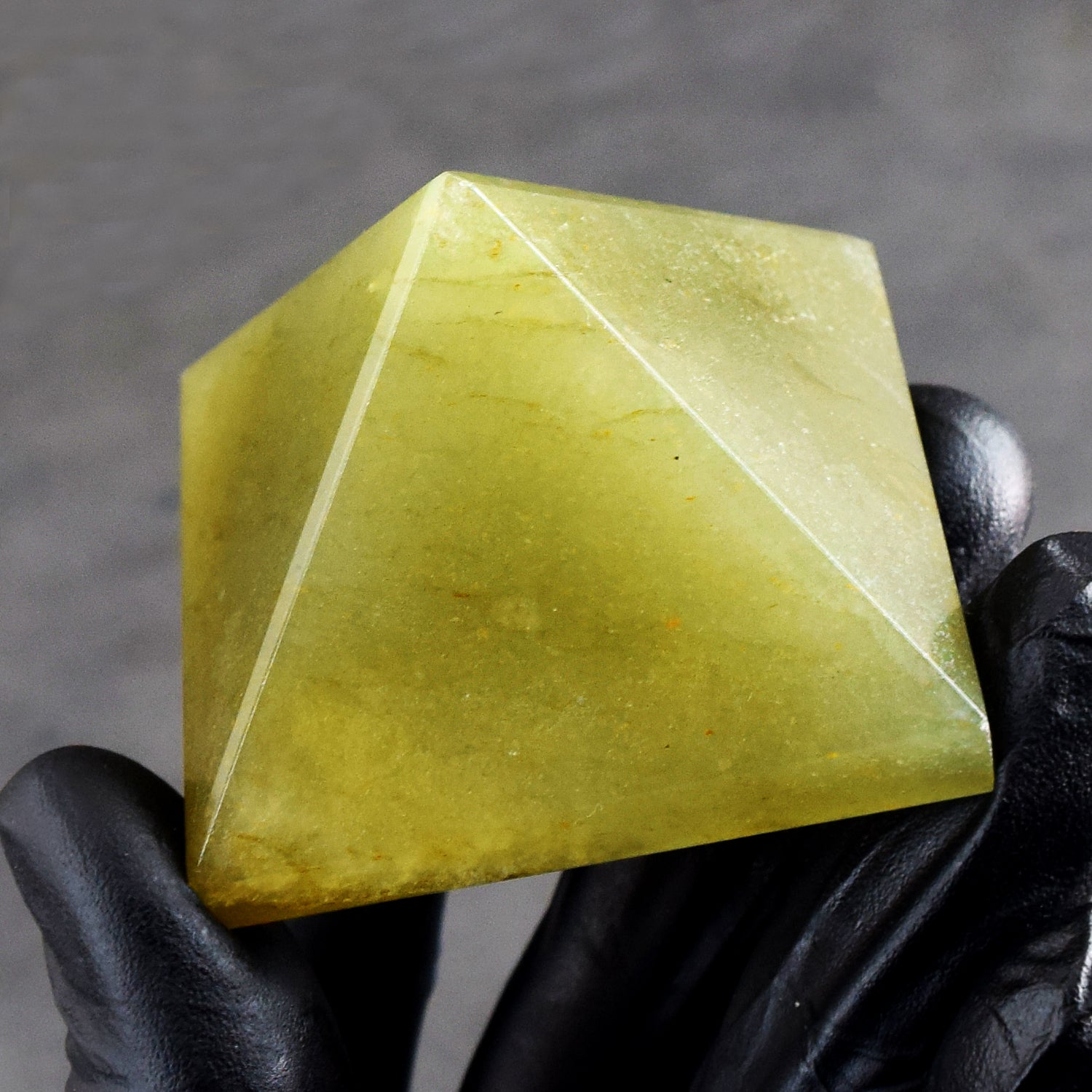 Beautiful 470.00 Cts Genuine Aventurine Crystal Specimen Healing Divine Pyramid